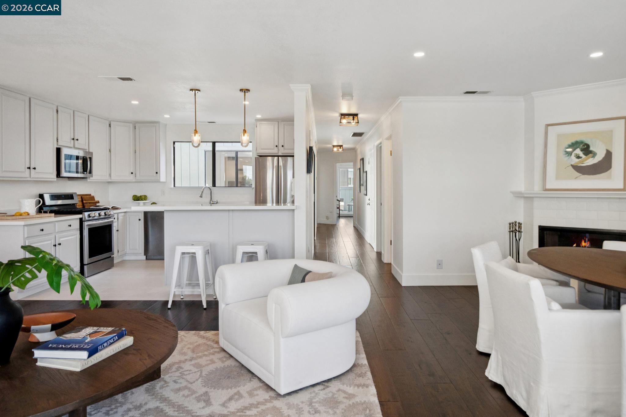 Detail Gallery Image 12 of 49 For 3058 Polk Street #3,  San Francisco,  CA 94109 - 3 Beds | 2 Baths