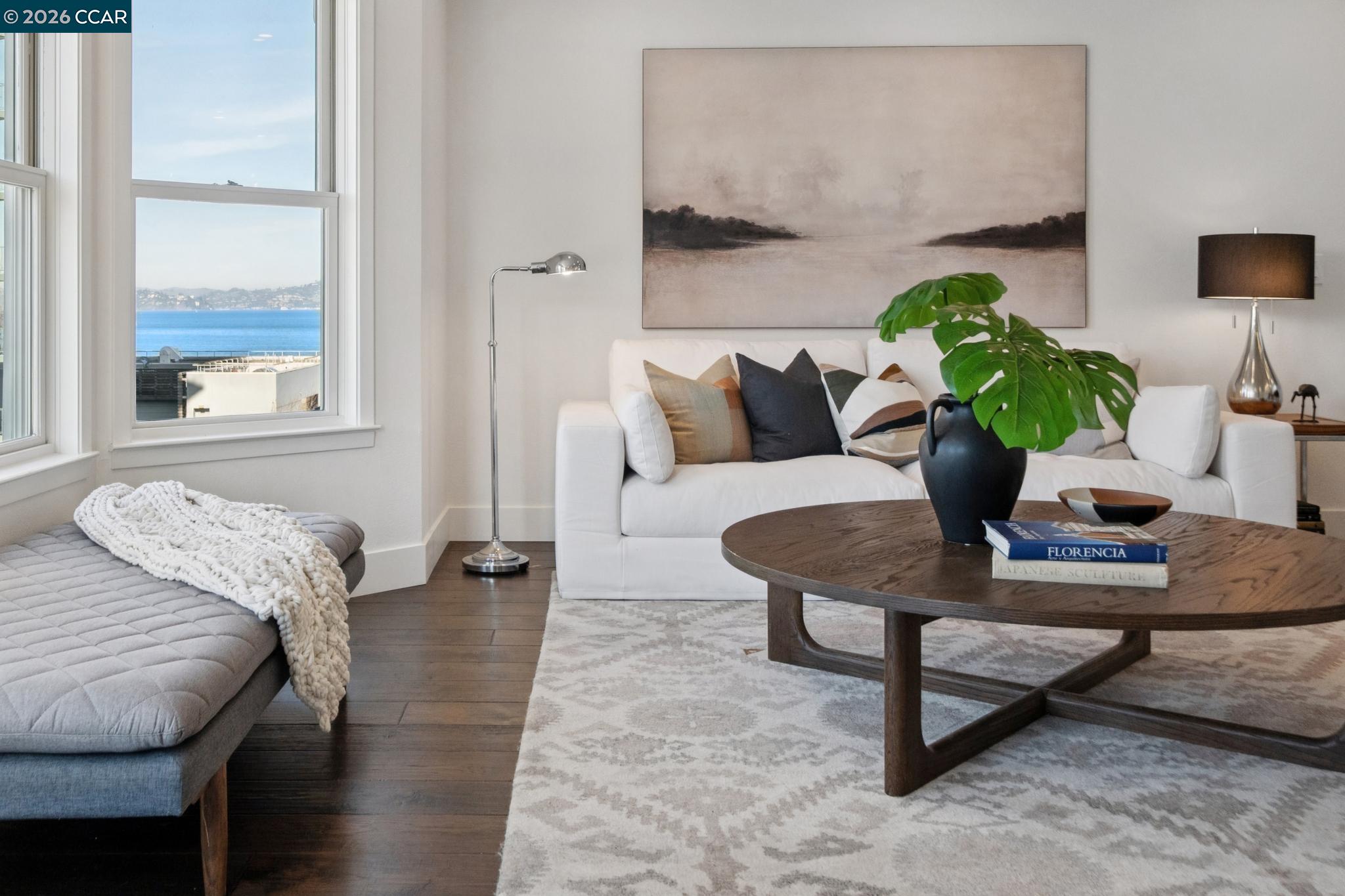 Detail Gallery Image 3 of 49 For 3058 Polk Street #3,  San Francisco,  CA 94109 - 3 Beds | 2 Baths