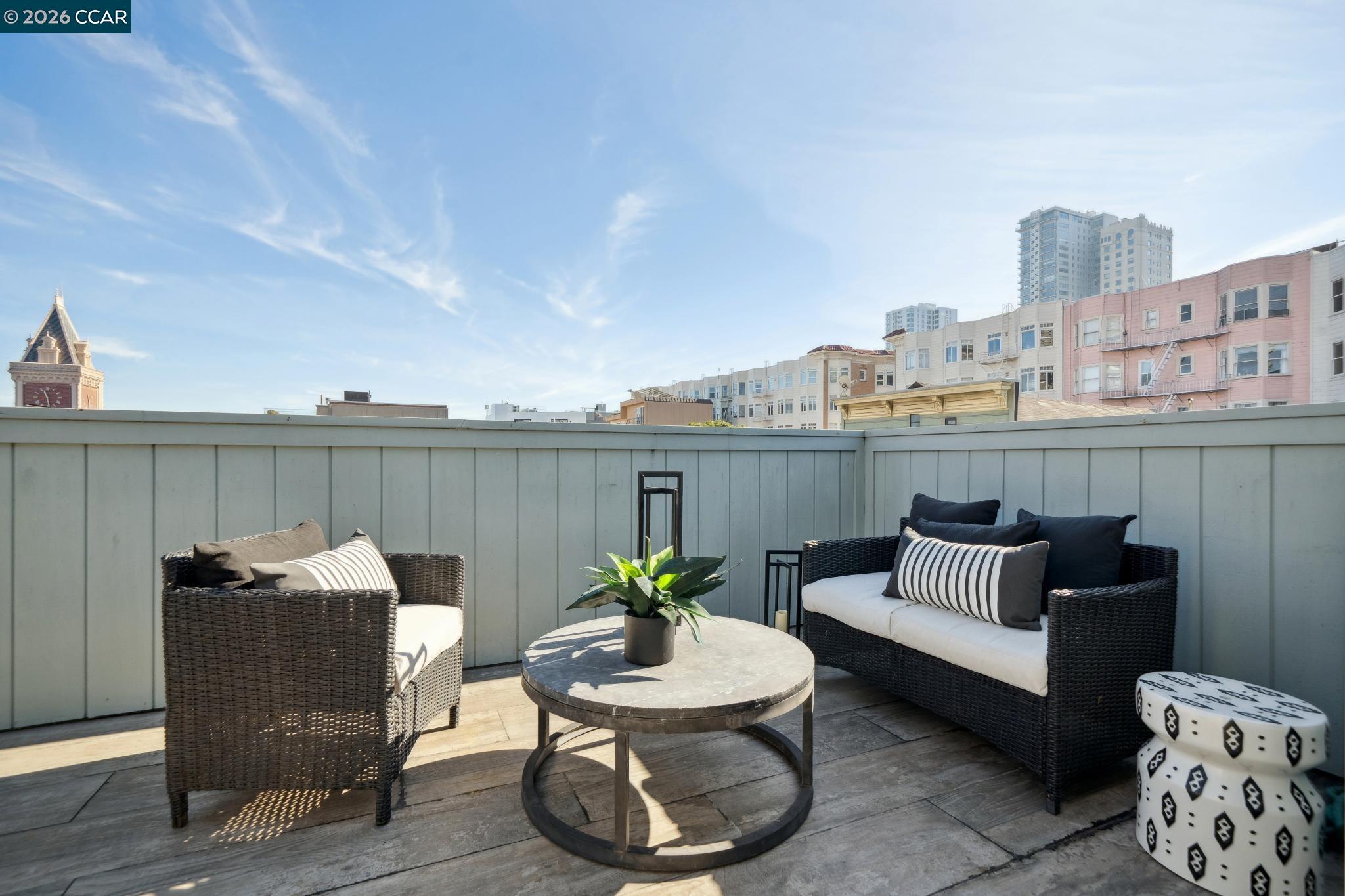 Detail Gallery Image 23 of 49 For 3058 Polk Street #3,  San Francisco,  CA 94109 - 3 Beds | 2 Baths