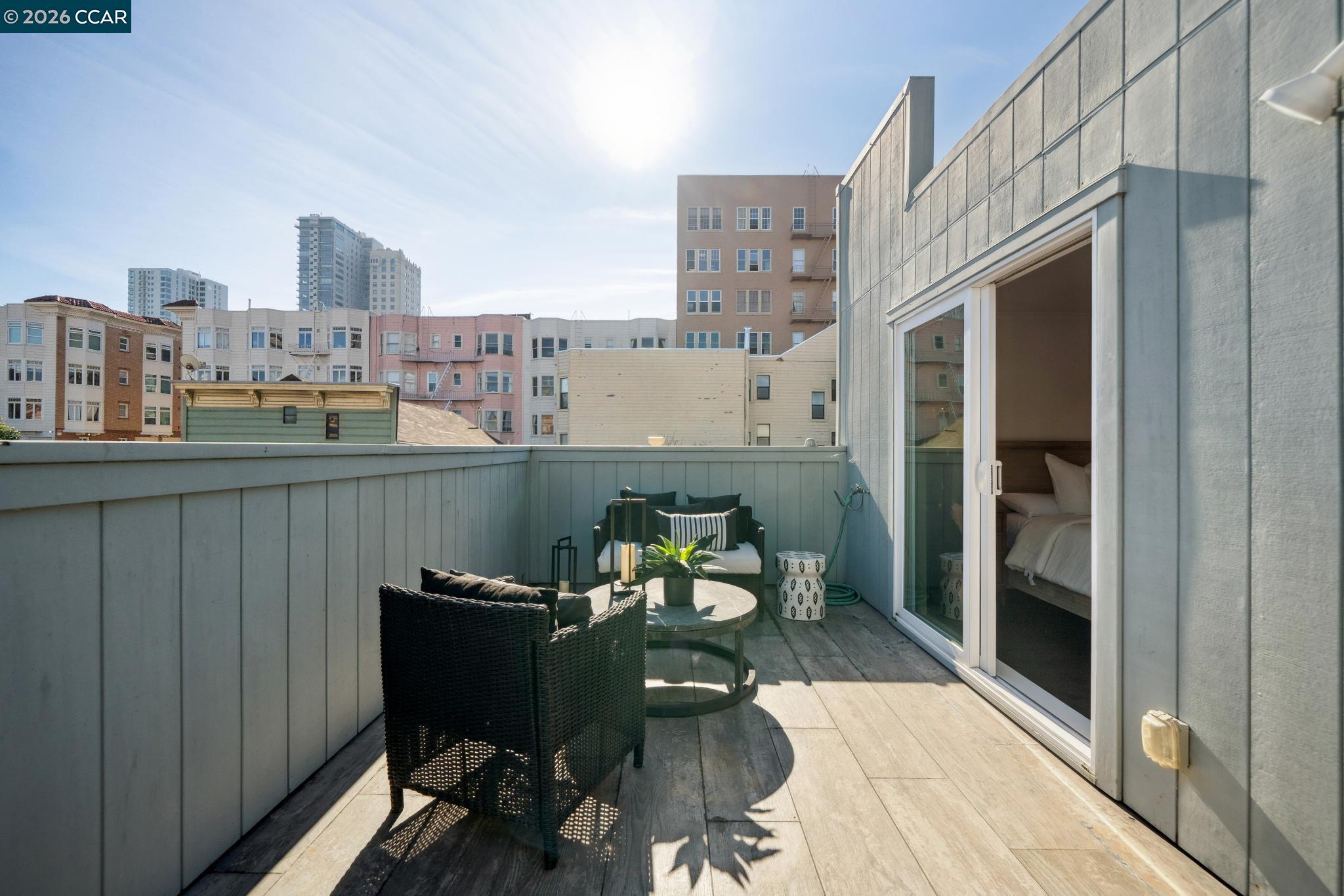 Detail Gallery Image 24 of 49 For 3058 Polk Street #3,  San Francisco,  CA 94109 - 3 Beds | 2 Baths