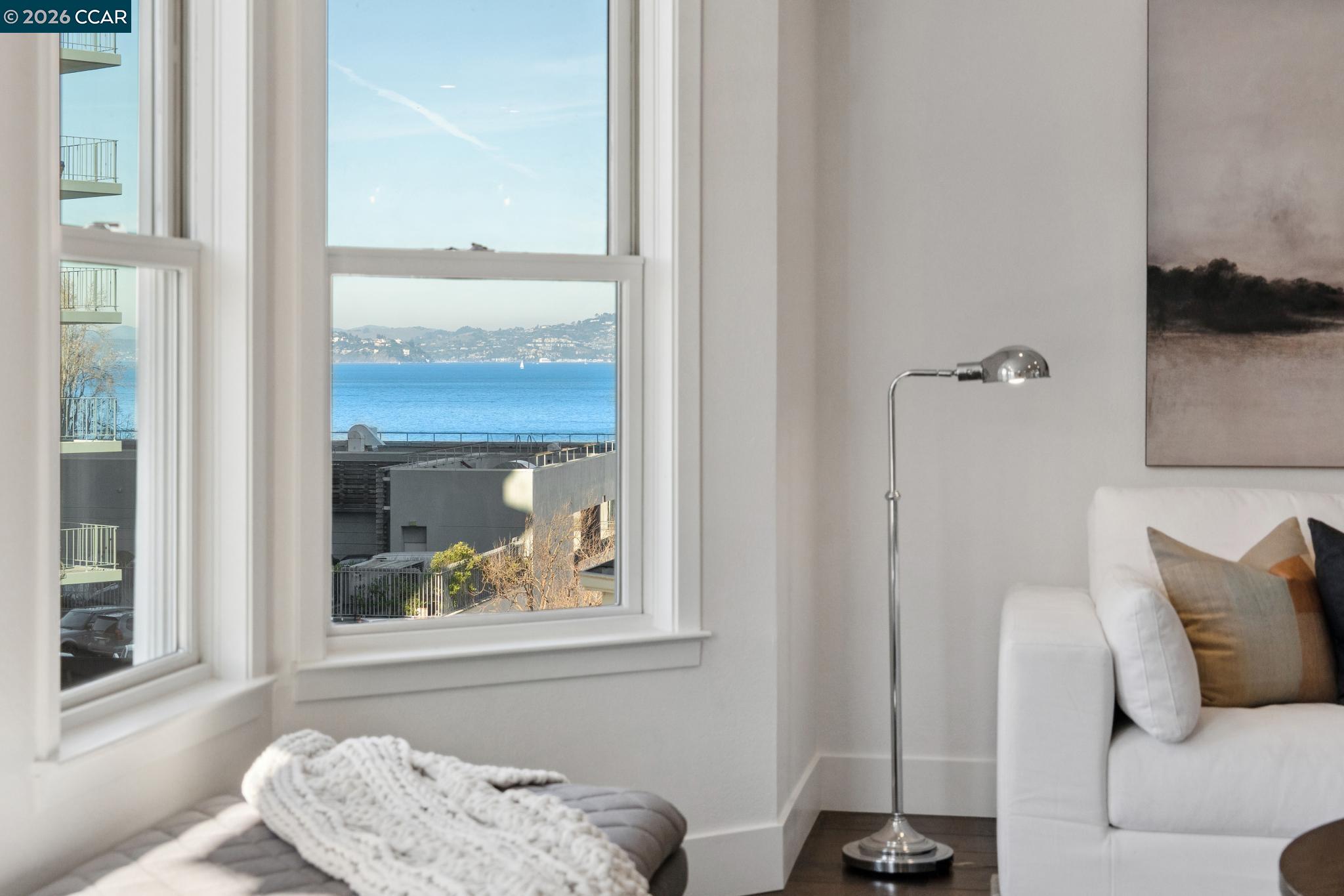 Detail Gallery Image 7 of 49 For 3058 Polk Street #3,  San Francisco,  CA 94109 - 3 Beds | 2 Baths