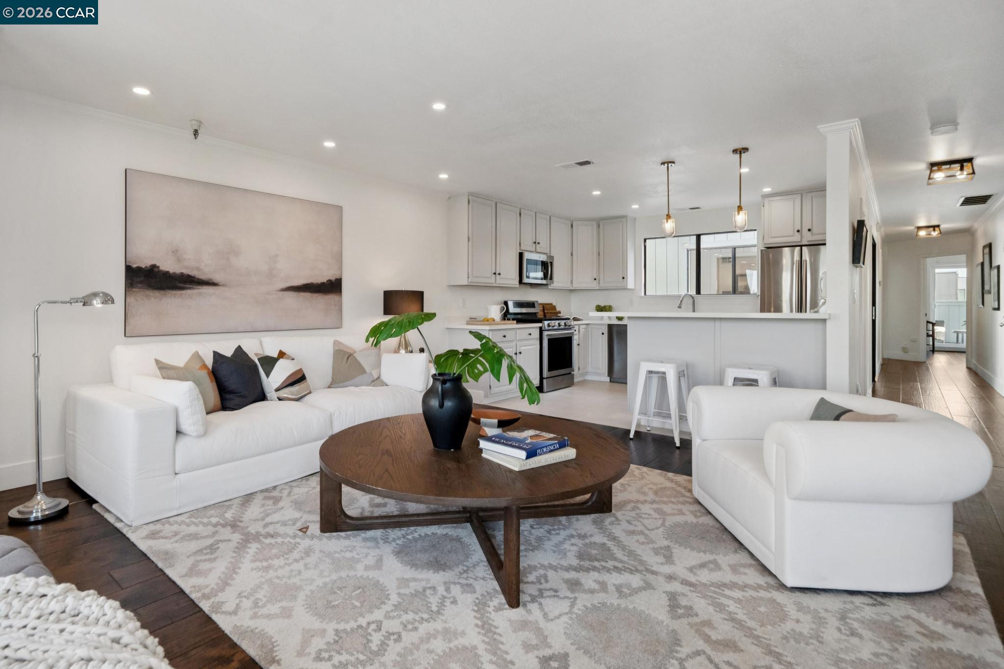 Detail Gallery Image 9 of 49 For 3058 Polk Street #3,  San Francisco,  CA 94109 - 3 Beds | 2 Baths