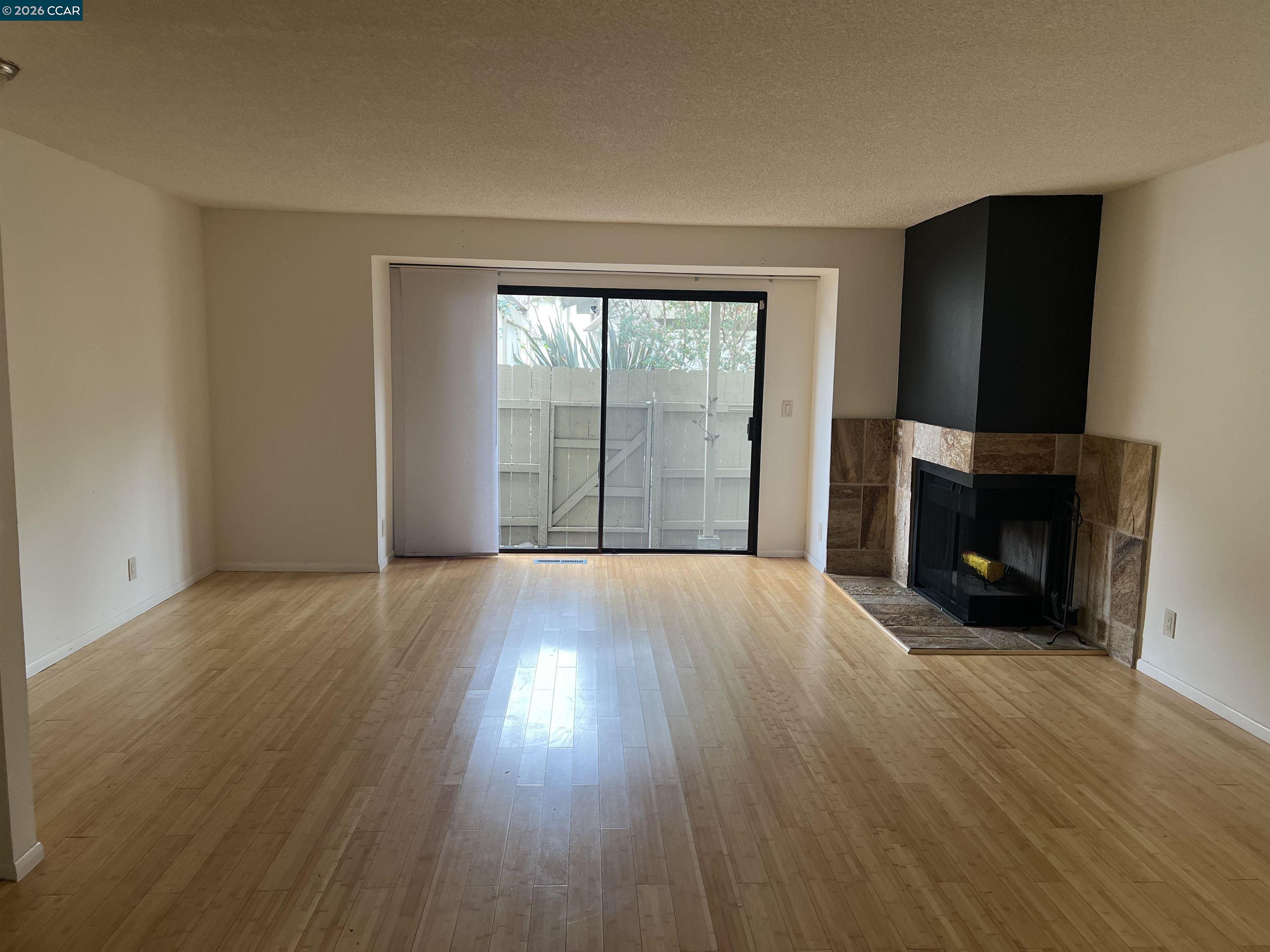 Photo #2: 41121767 Listing: Photo #2