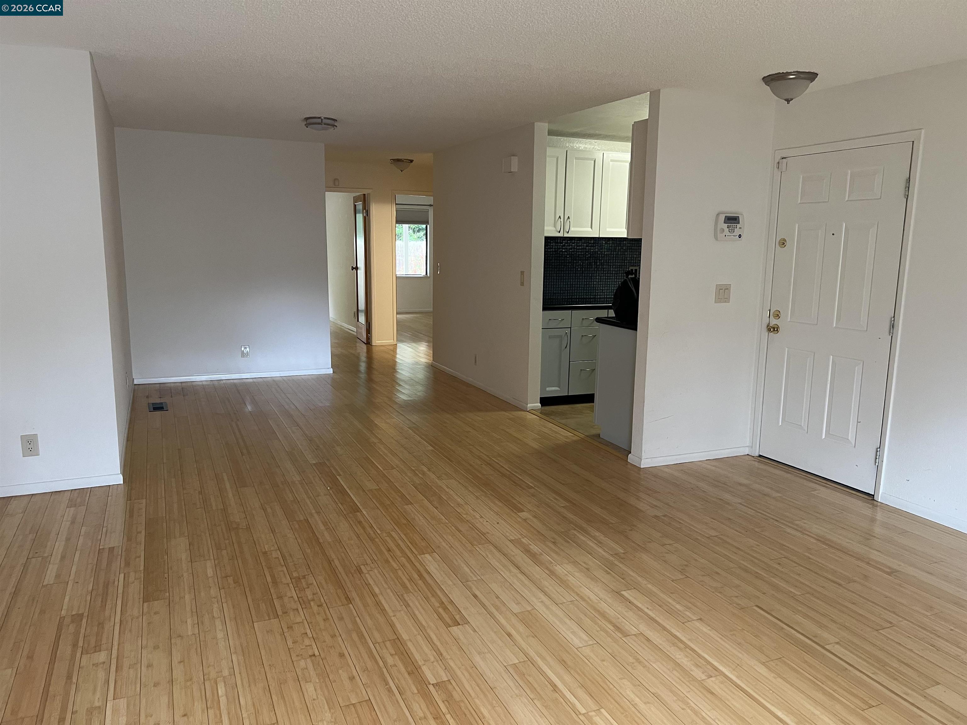 Photo #4: 41121767 Listing: Photo #4