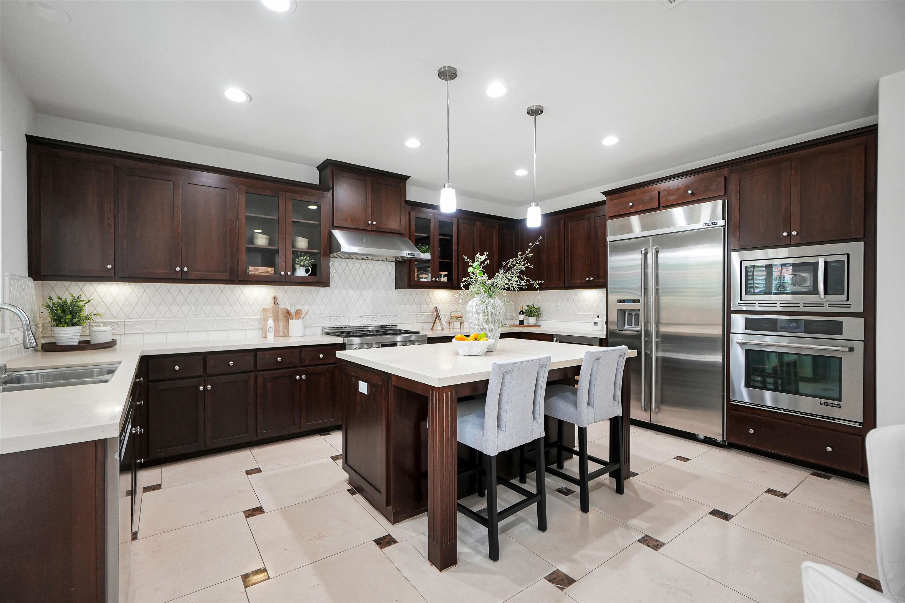 Detail Gallery Image 17 of 60 For 671 West Questa Trail, Mountain House,  CA 95391 - 4 Beds | 3/1 Baths