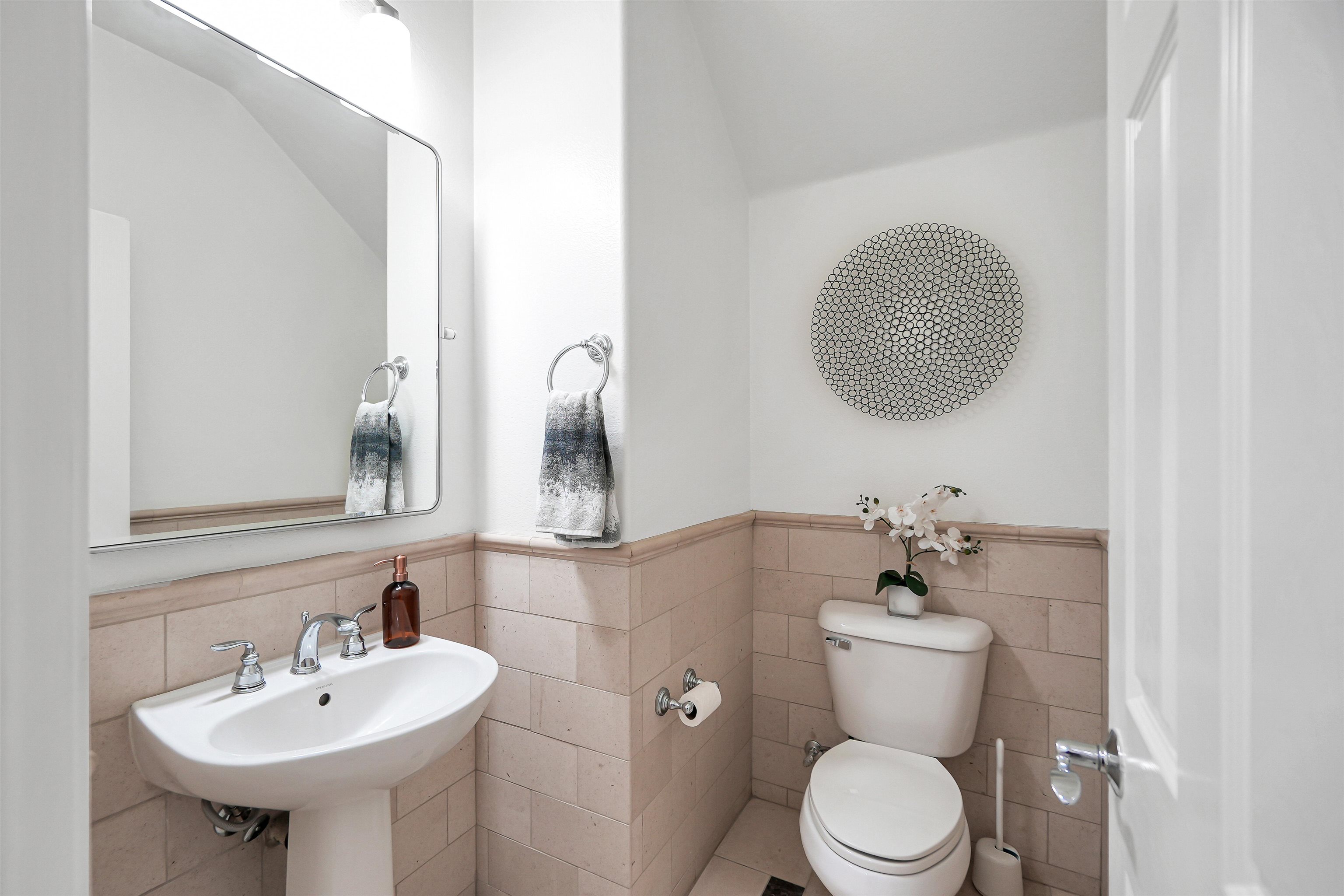 Detail Gallery Image 29 of 60 For 671 West Questa Trail, Mountain House,  CA 95391 - 4 Beds | 3/1 Baths