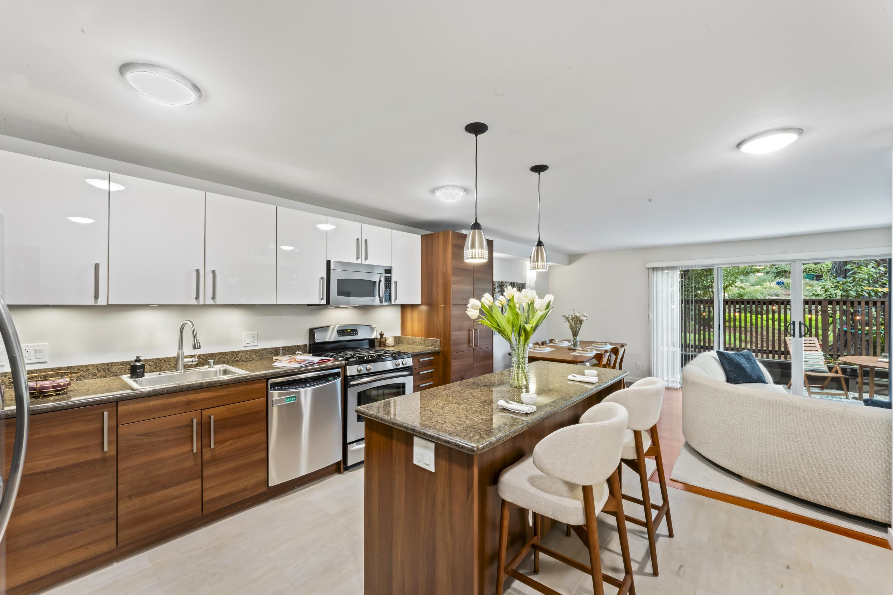 Photo #2: 41121777 Listing: Photo #2