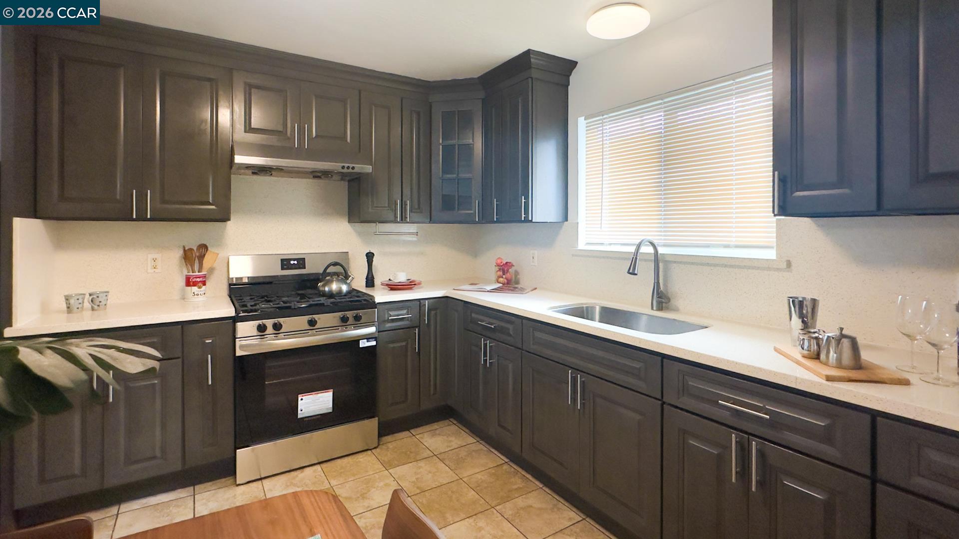 Detail Gallery Image 5 of 12 For 324 S 23rd St, Richmond,  CA 94804 - 4 Beds | 2 Baths