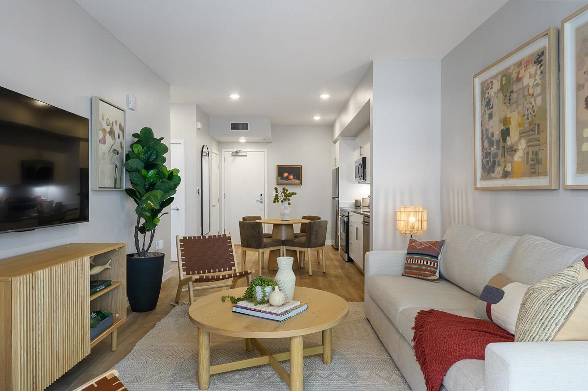 Photo #2: 41121782 Listing: Photo #2