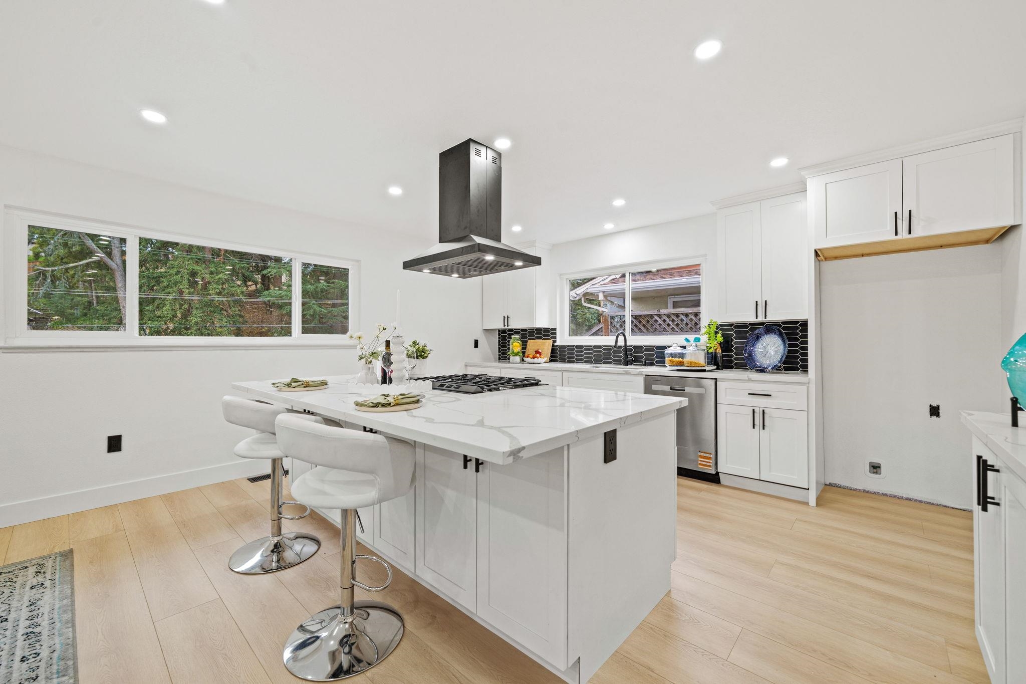 Detail Gallery Image 14 of 27 For 5084 Seaview Ave, Castro Valley,  CA 94546 - 3 Beds | 2 Baths