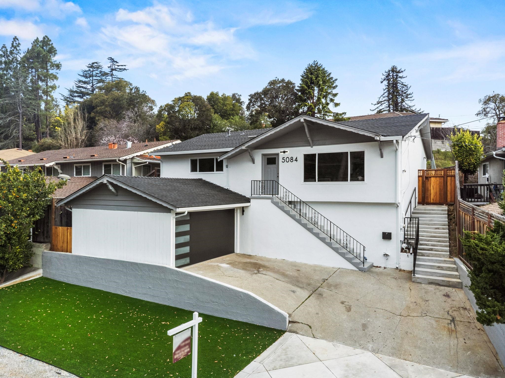 Detail Gallery Image 2 of 27 For 5084 Seaview Ave, Castro Valley,  CA 94546 - 3 Beds | 2 Baths