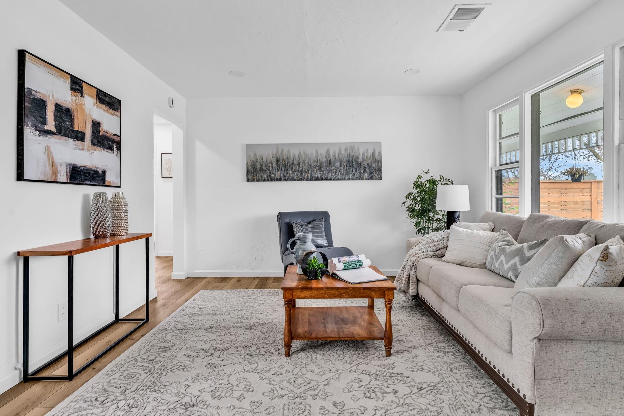 Detail Gallery Image 5 of 33 For 175 Clyde St, Pittsburg,  CA 94565 - 3 Beds | 1/1 Baths