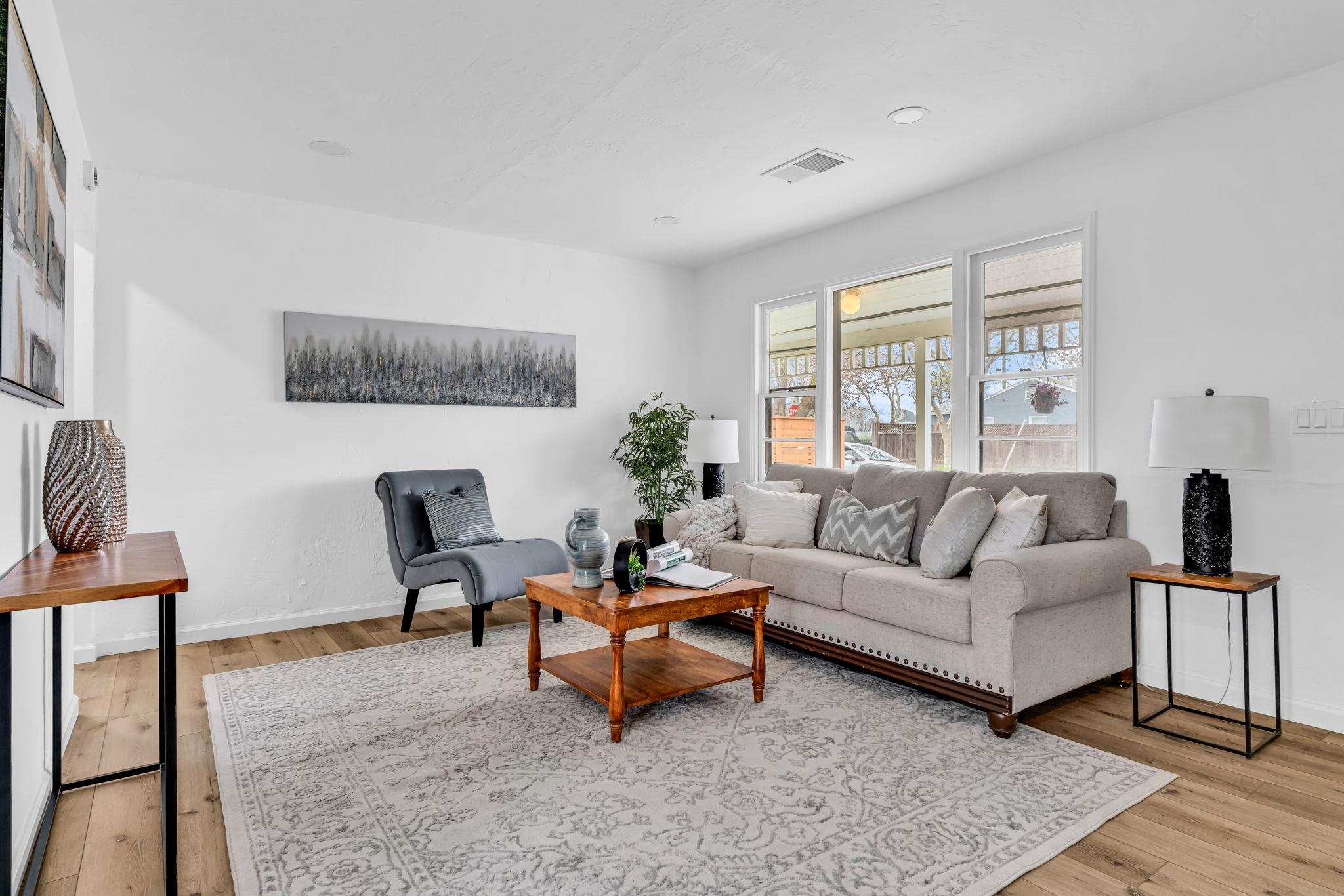 Detail Gallery Image 6 of 33 For 175 Clyde St, Pittsburg,  CA 94565 - 3 Beds | 1/1 Baths