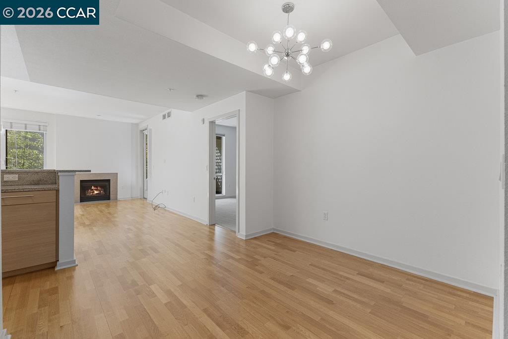 Detail Gallery Image 2 of 24 For 1655 N California Blvd #232,  Walnut Creek,  CA 94596 - 1 Beds | 1/1 Baths