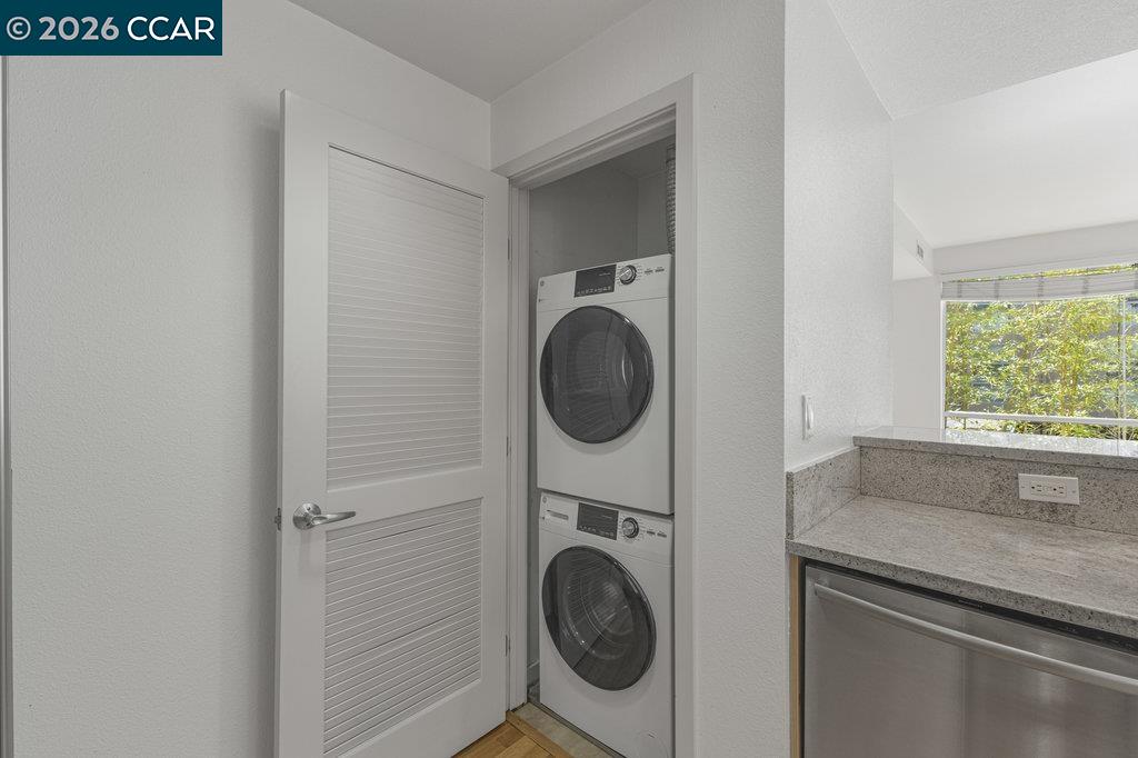 Detail Gallery Image 6 of 24 For 1655 N California Blvd #232,  Walnut Creek,  CA 94596 - 1 Beds | 1/1 Baths