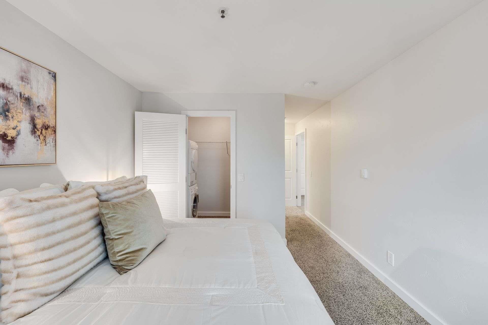 Detail Gallery Image 13 of 42 For 6400 Christie Ave #2215,  Emeryville,  CA 94608 - 2 Beds | 2 Baths