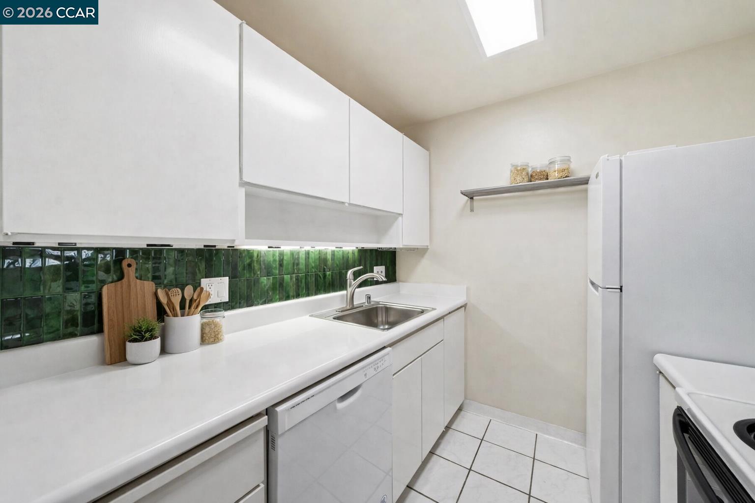 Photo #4: 41121793 Listing: Photo #4