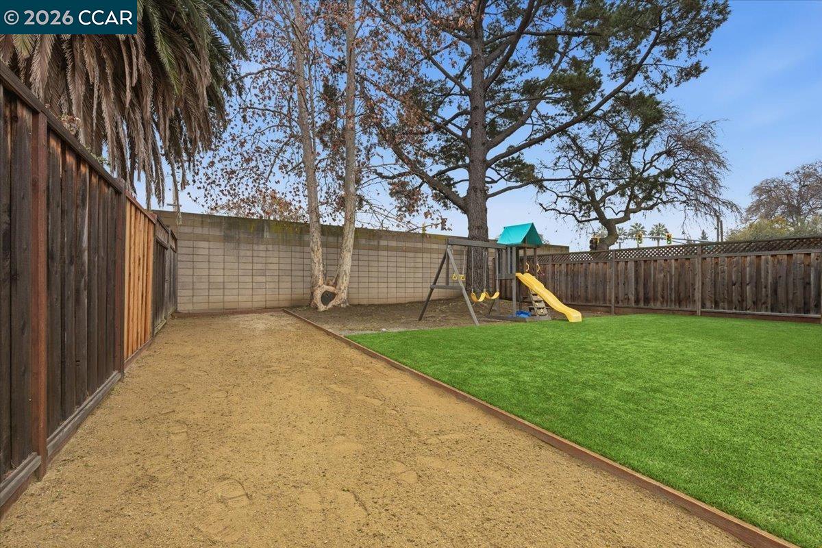 Detail Gallery Image 27 of 37 For 804 San Simeon, Concord,  CA 94518 - 3 Beds | 2/1 Baths