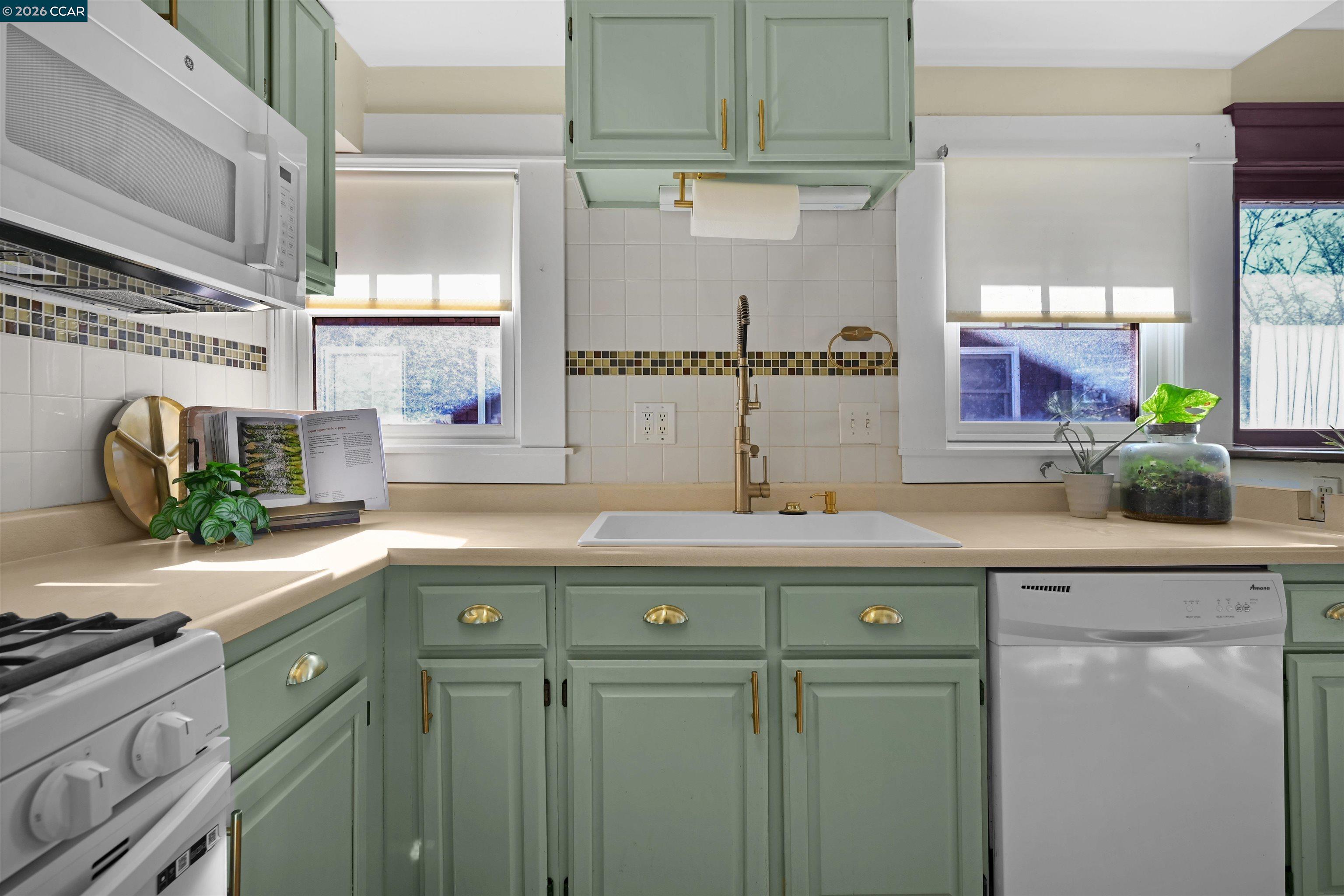 Detail Gallery Image 11 of 27 For 204 Alameda St, Vallejo,  CA 94590-6225 - 2 Beds | 1 Baths