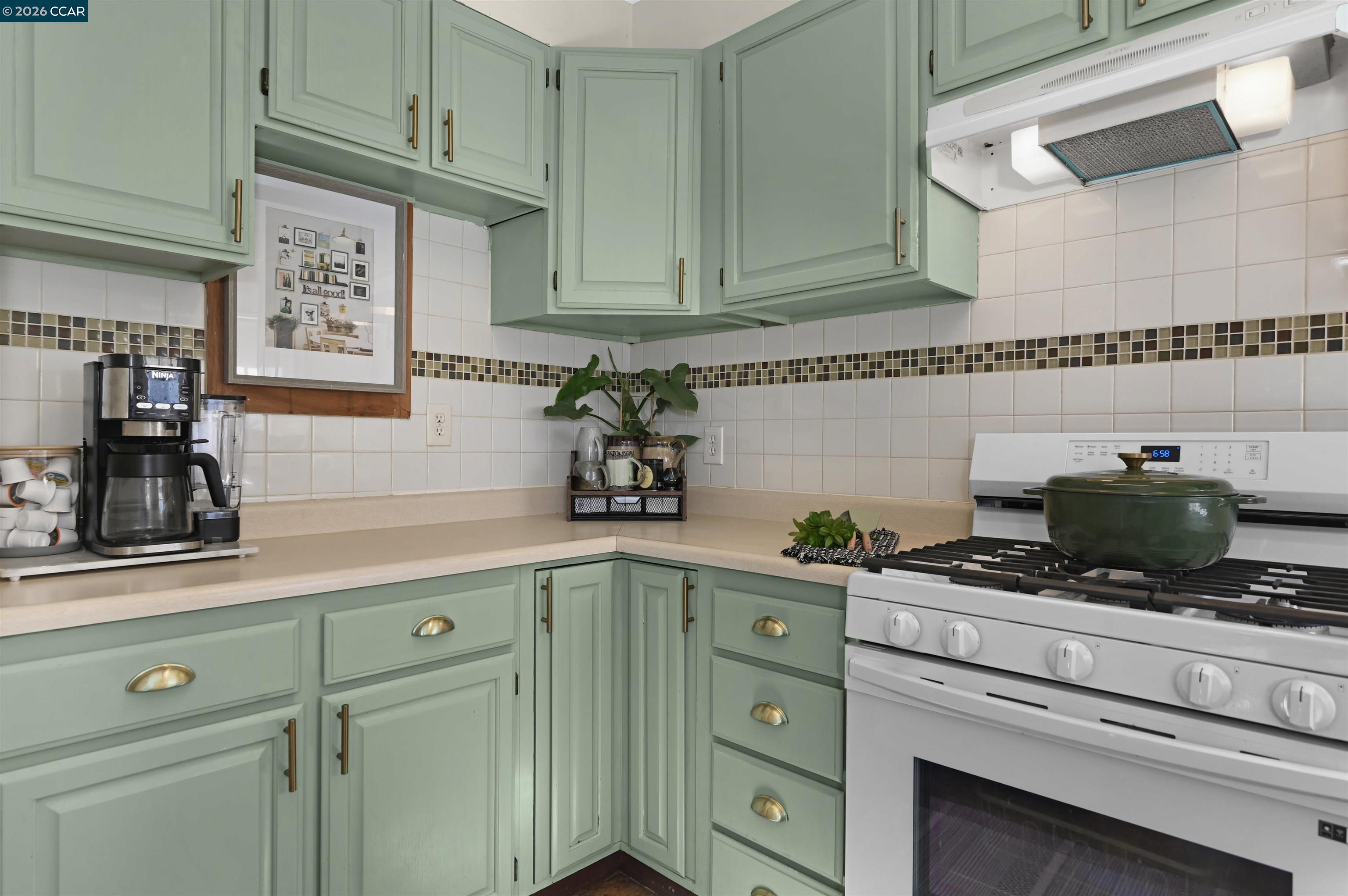 Detail Gallery Image 10 of 27 For 204 Alameda St, Vallejo,  CA 94590-6225 - 2 Beds | 1 Baths