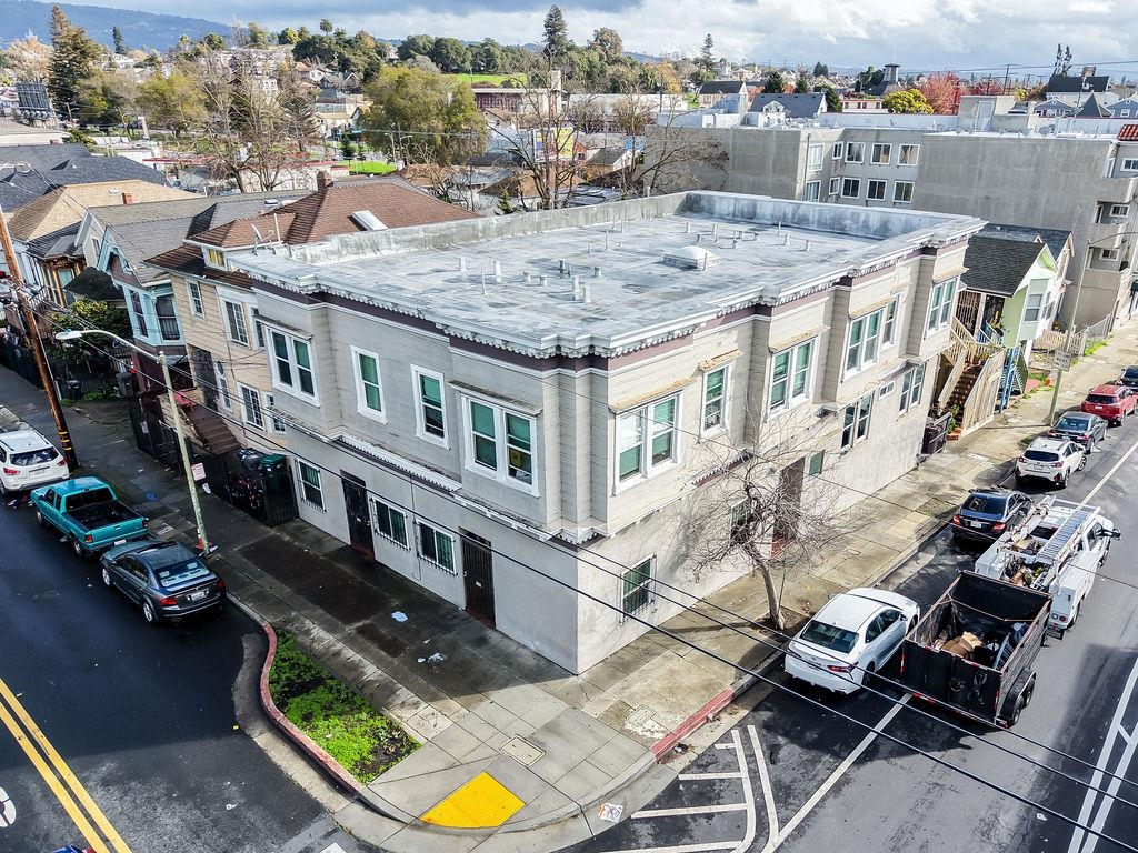 Detail Gallery Image 4 of 24 For 1504 13th Ave, Oakland,  CA 94606 - – Beds | – Baths