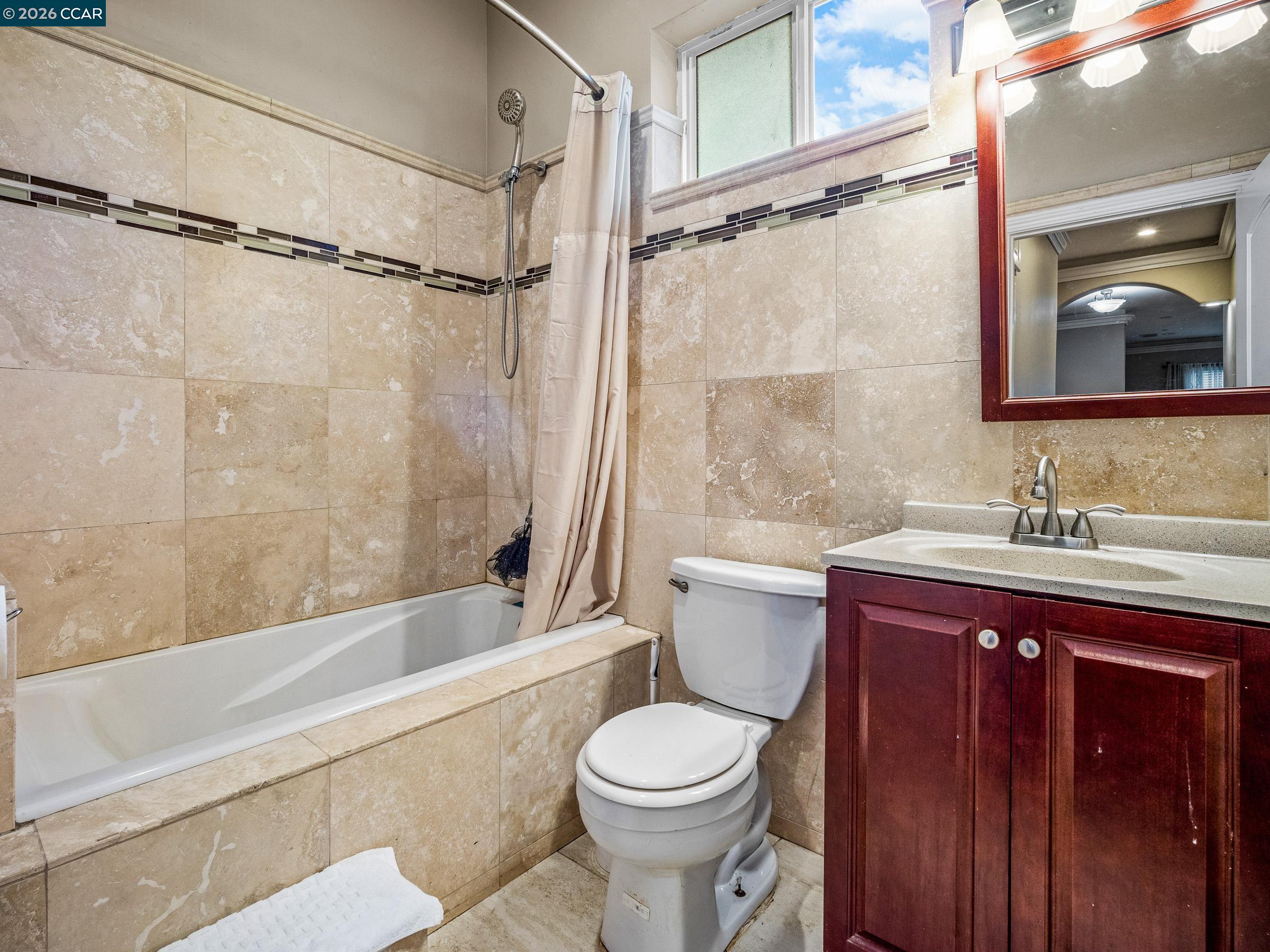 Detail Gallery Image 19 of 26 For 1021 Azusa St, Sacramento,  CA 95833 - 3 Beds | 2/1 Baths