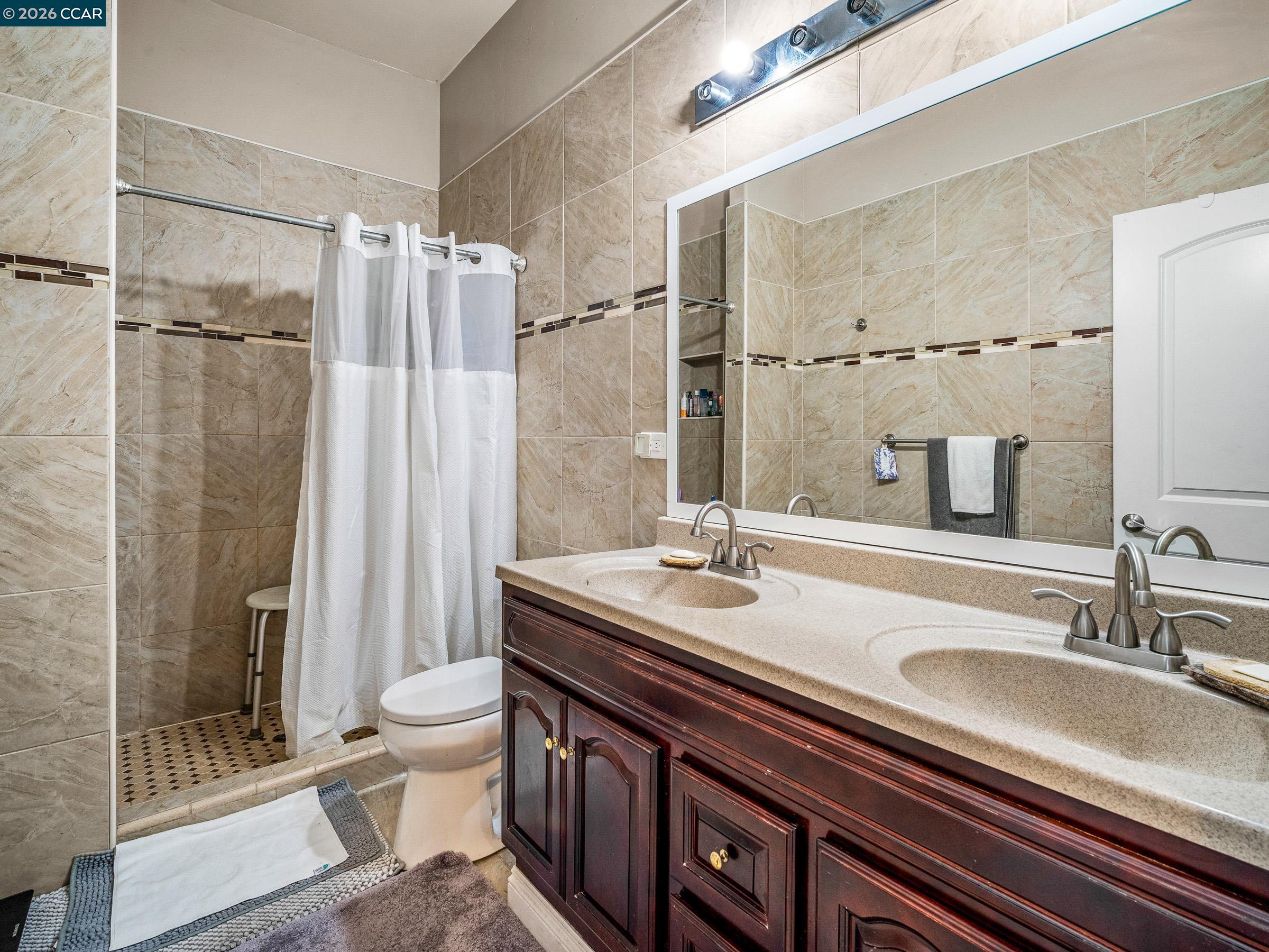 Detail Gallery Image 20 of 26 For 1021 Azusa St, Sacramento,  CA 95833 - 3 Beds | 2/1 Baths