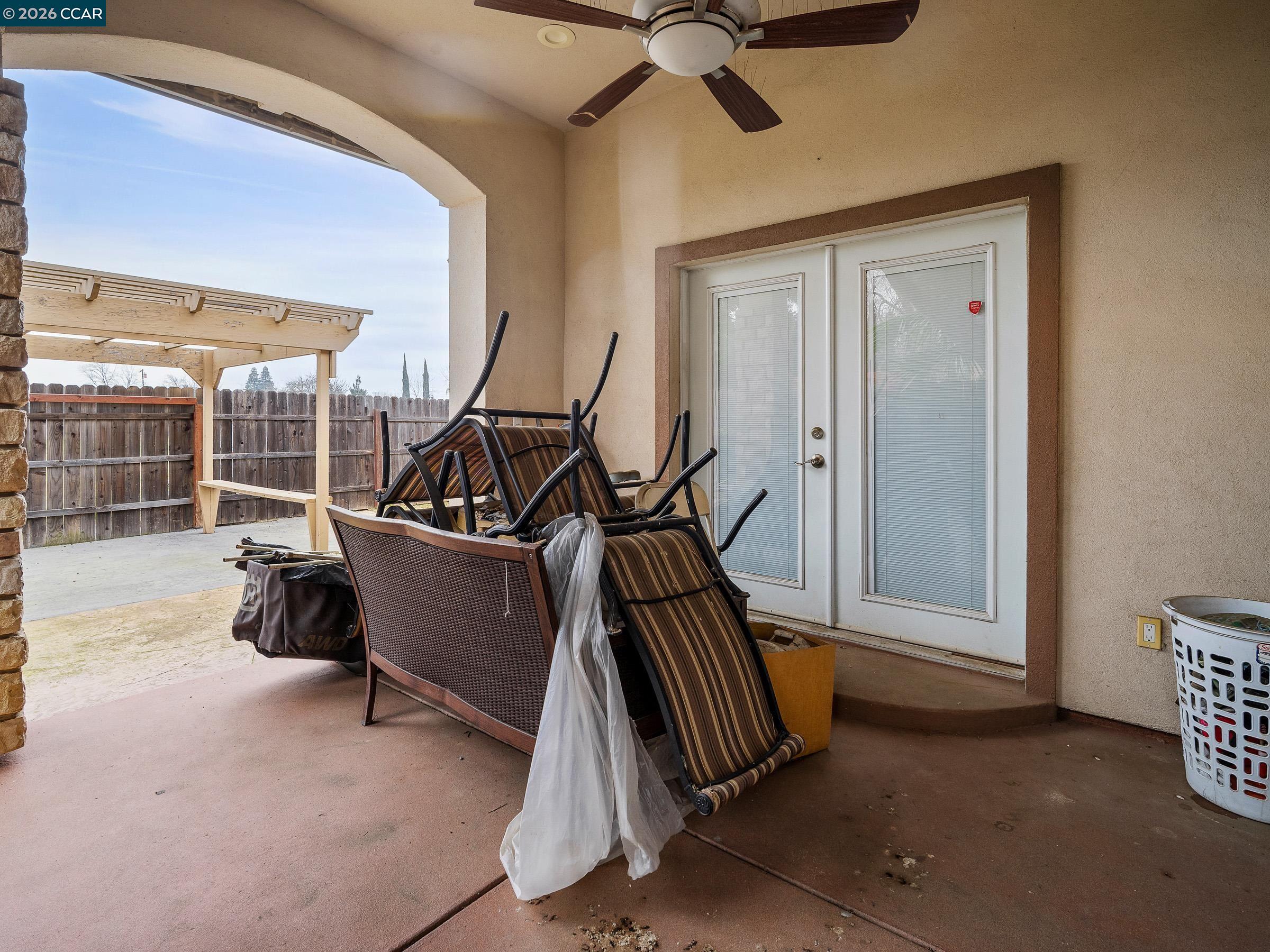 Detail Gallery Image 10 of 26 For 1021 Azusa St, Sacramento,  CA 95833 - 3 Beds | 2/1 Baths