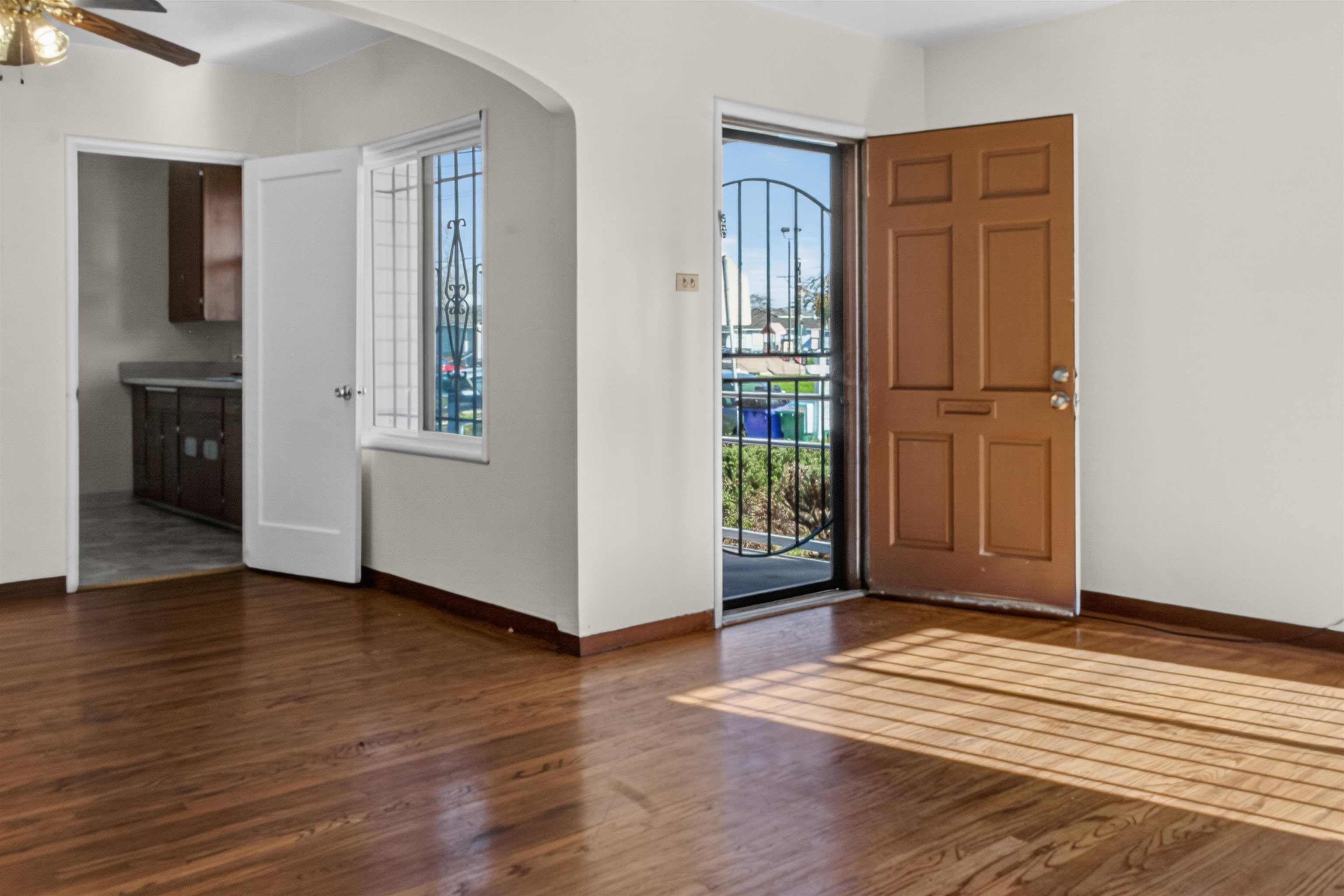 Detail Gallery Image 3 of 18 For 249 S 13th St, Richmond,  CA 94804 - 2 Beds | 1 Baths