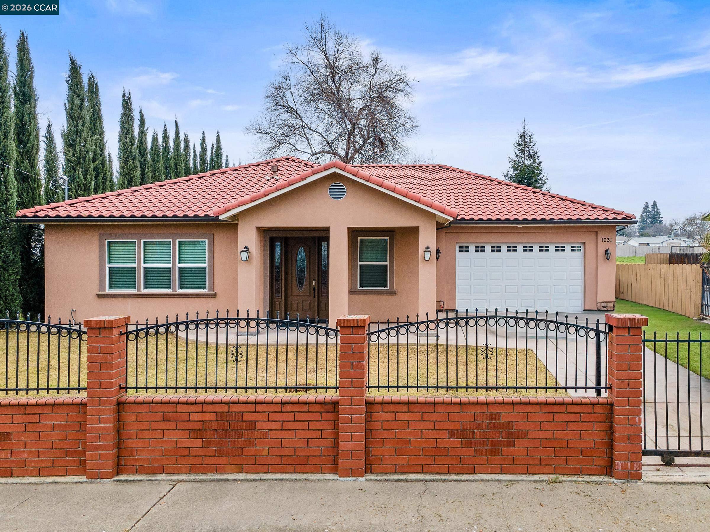 Detail Gallery Image 8 of 8 For 1031 Azusa St, Sacramento,  CA 95833 - 3 Beds | 2/1 Baths