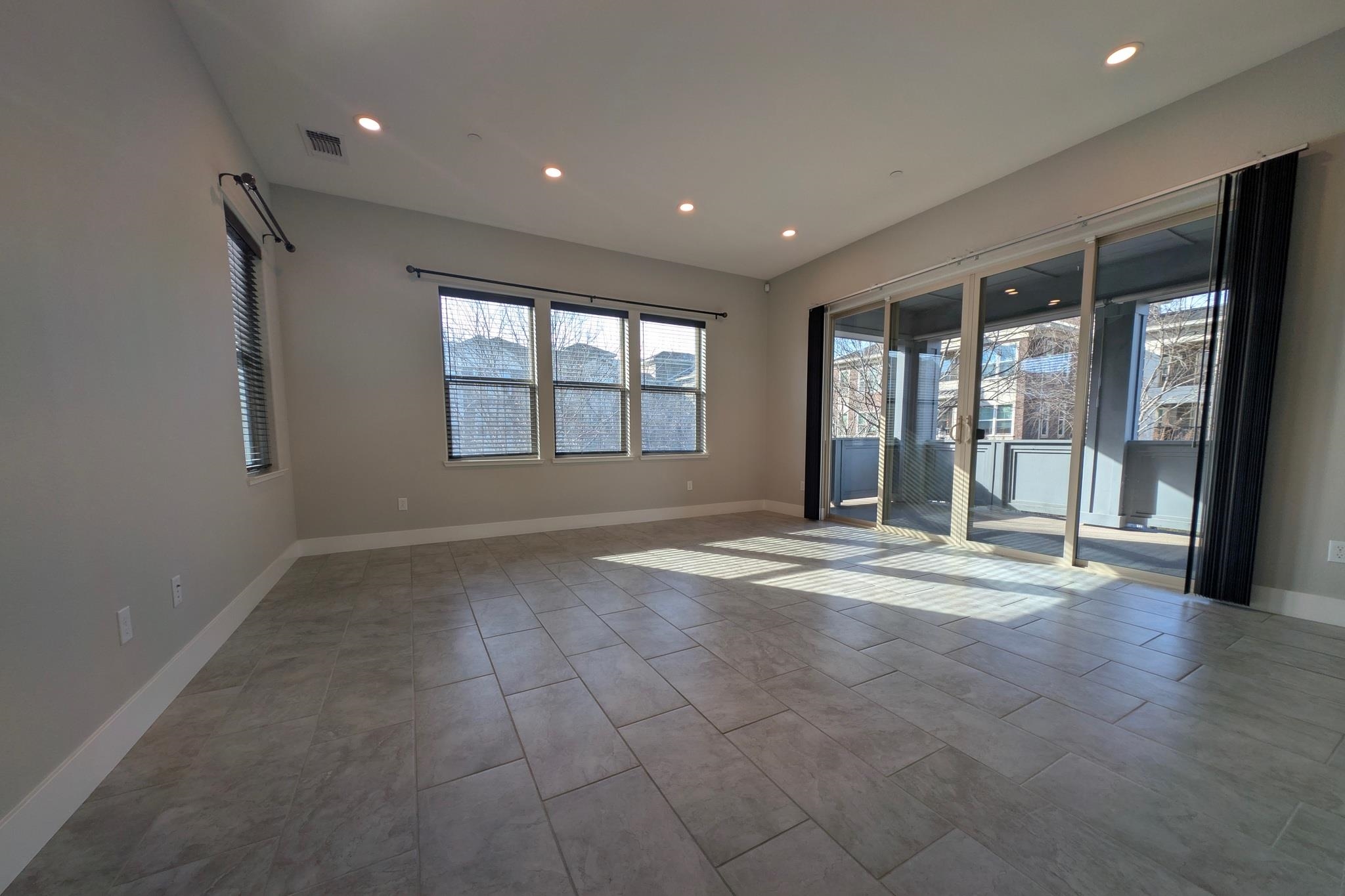 Detail Gallery Image 12 of 44 For 1380 Brookline Loop, Pleasanton,  CA 94566 - 3 Beds | 2/2 Baths