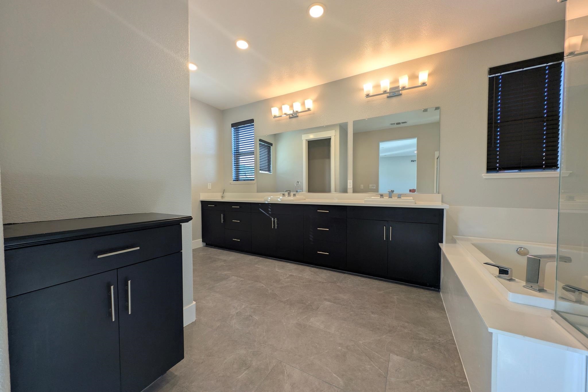 Detail Gallery Image 18 of 44 For 1380 Brookline Loop, Pleasanton,  CA 94566 - 3 Beds | 2/2 Baths
