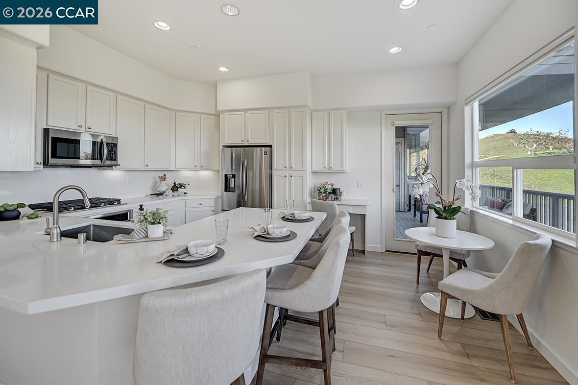 Photo #2: 41121813 Listing: Photo #2