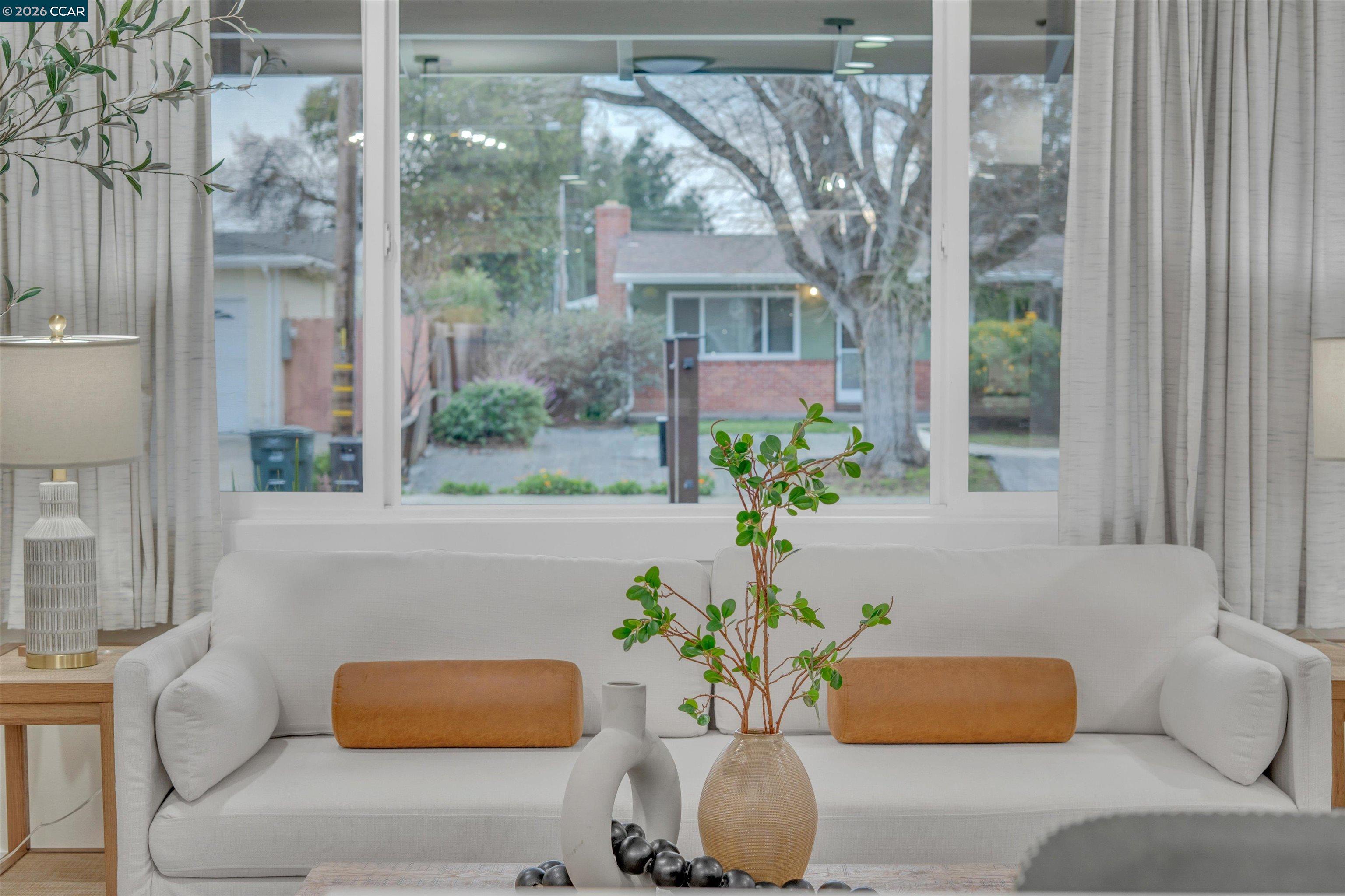 Detail Gallery Image 8 of 40 For 1290 Cypress Dr, Concord,  CA 94520 - 4 Beds | 2 Baths