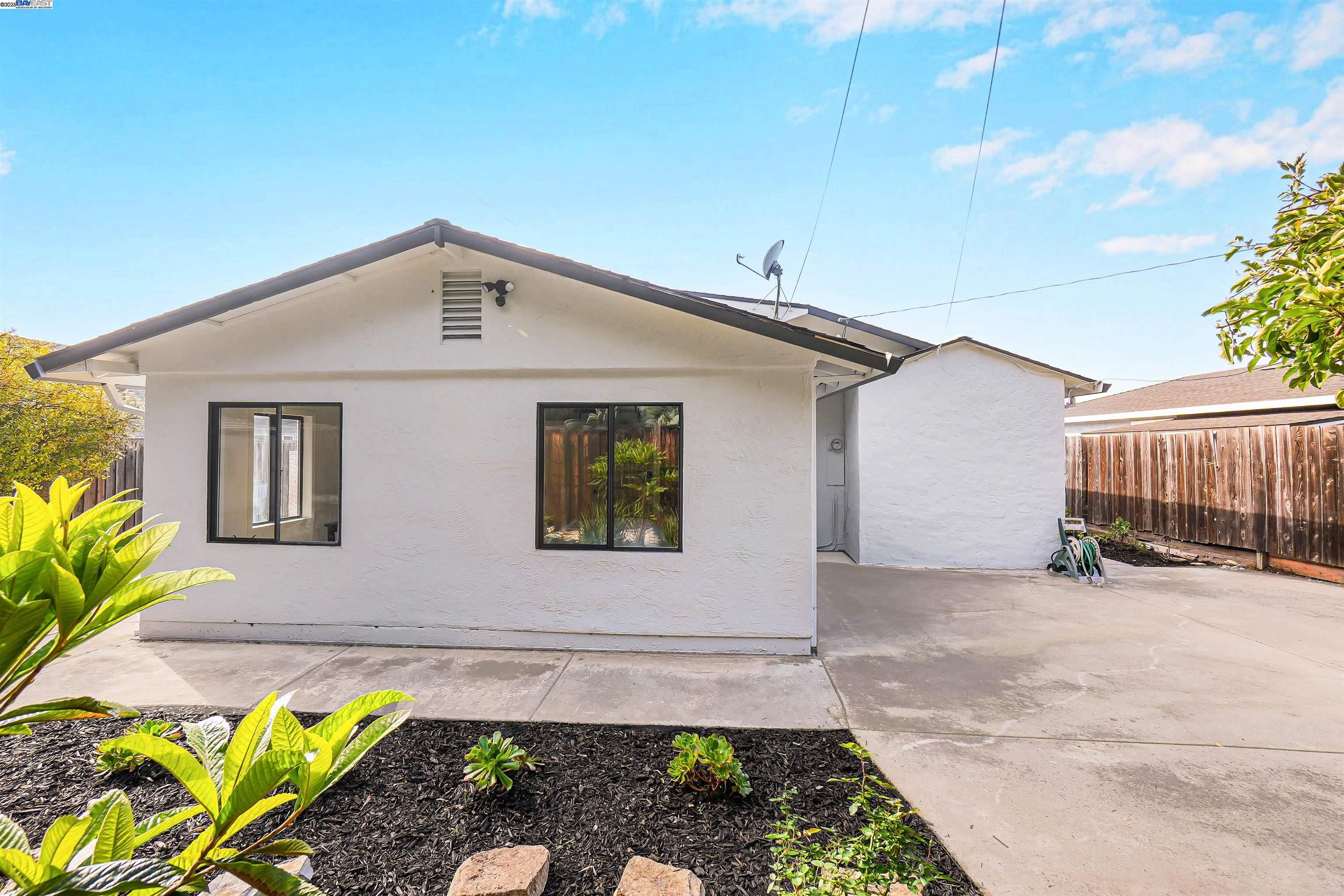 Detail Gallery Image 35 of 37 For 2126 Gross St, Milpitas,  CA 95035 - 4 Beds | 2 Baths