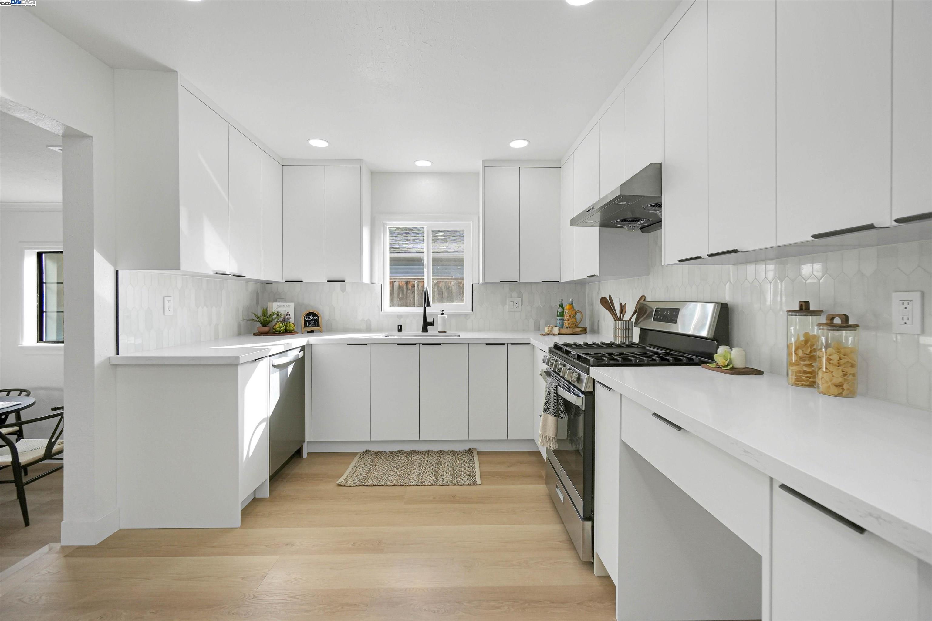 Detail Gallery Image 8 of 37 For 2126 Gross St, Milpitas,  CA 95035 - 4 Beds | 2 Baths