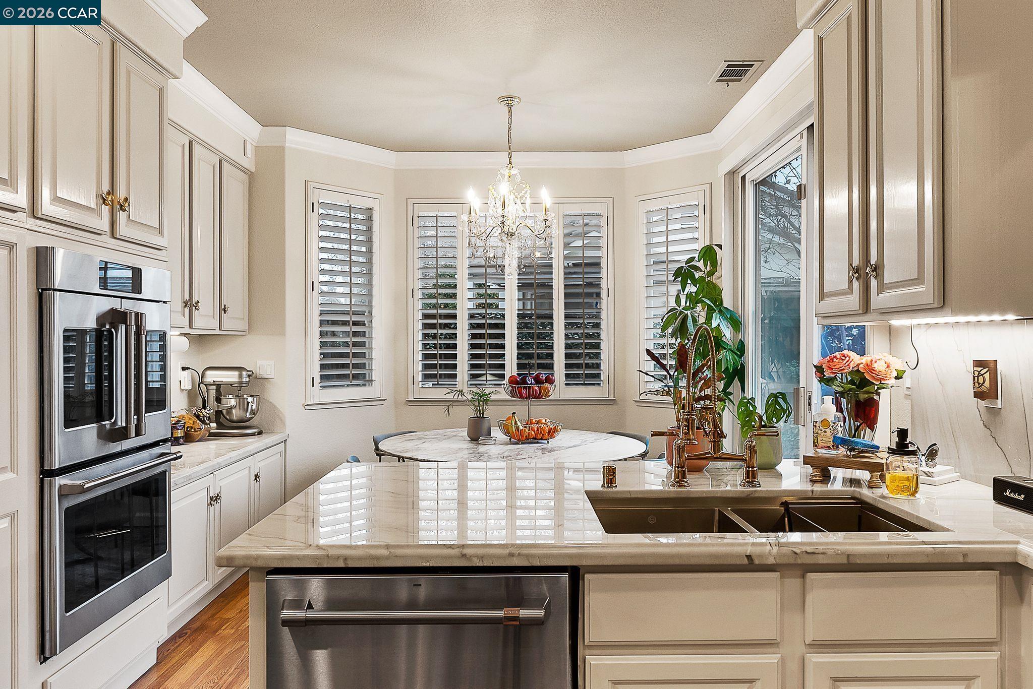 Detail Gallery Image 6 of 44 For 3607 Crystal Tree Ct, Stockton,  CA 95219 - 3 Beds | 2 Baths