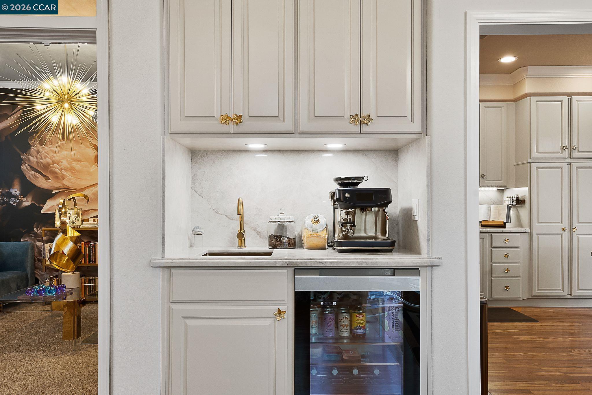 Detail Gallery Image 9 of 44 For 3607 Crystal Tree Ct, Stockton,  CA 95219 - 3 Beds | 2 Baths