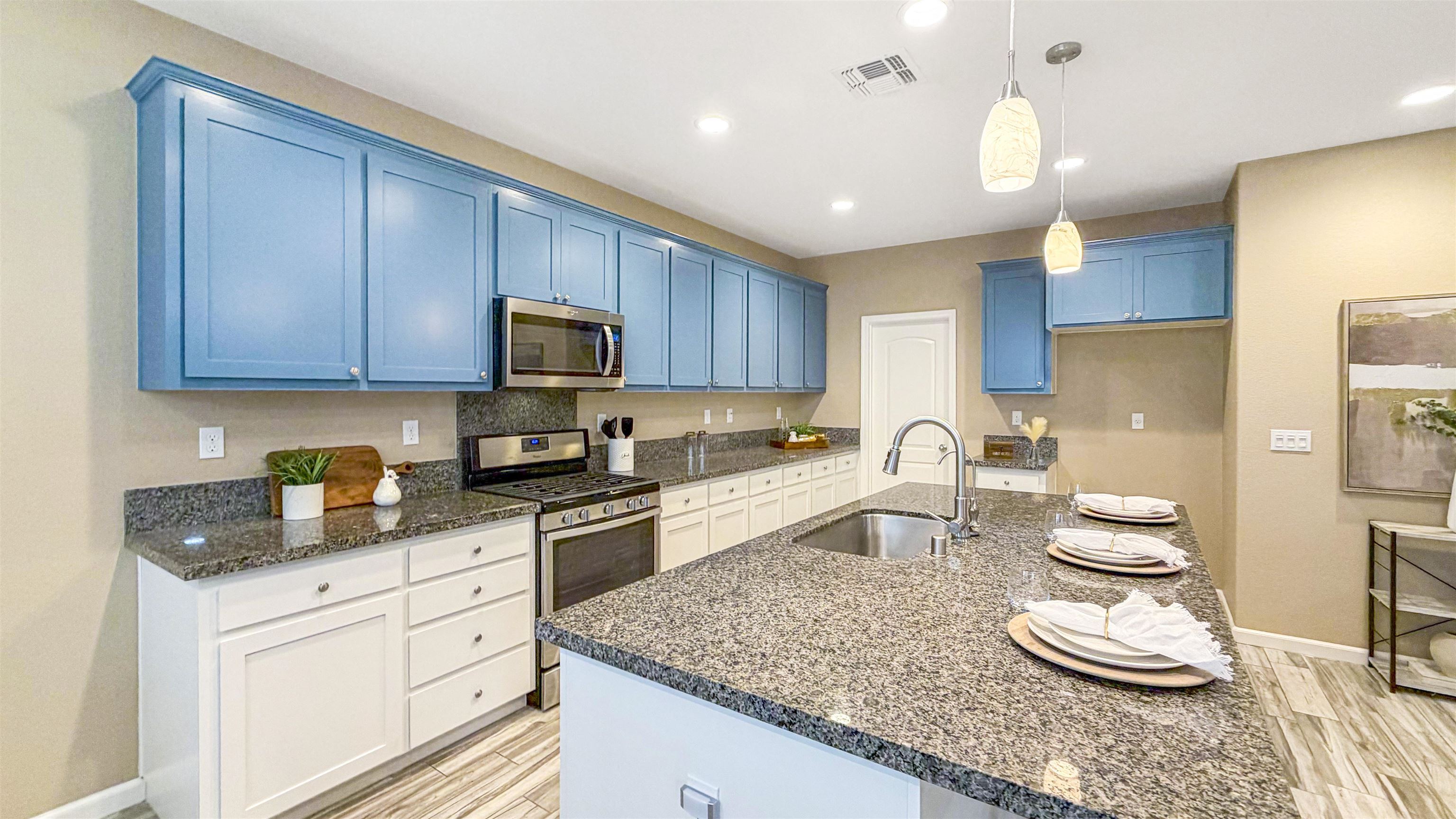 Detail Gallery Image 8 of 37 For 1703 Solano Court, Lathrop,  CA 95330 - 4 Beds | 3 Baths