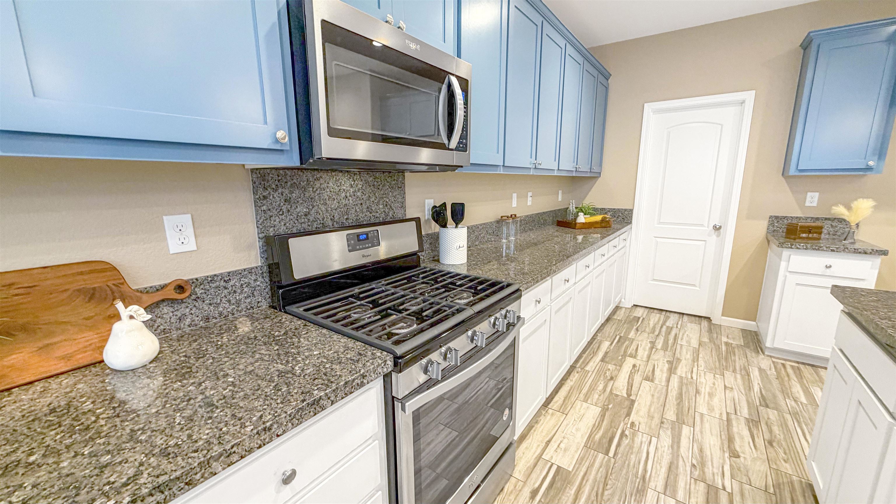 Detail Gallery Image 9 of 37 For 1703 Solano Court, Lathrop,  CA 95330 - 4 Beds | 3 Baths