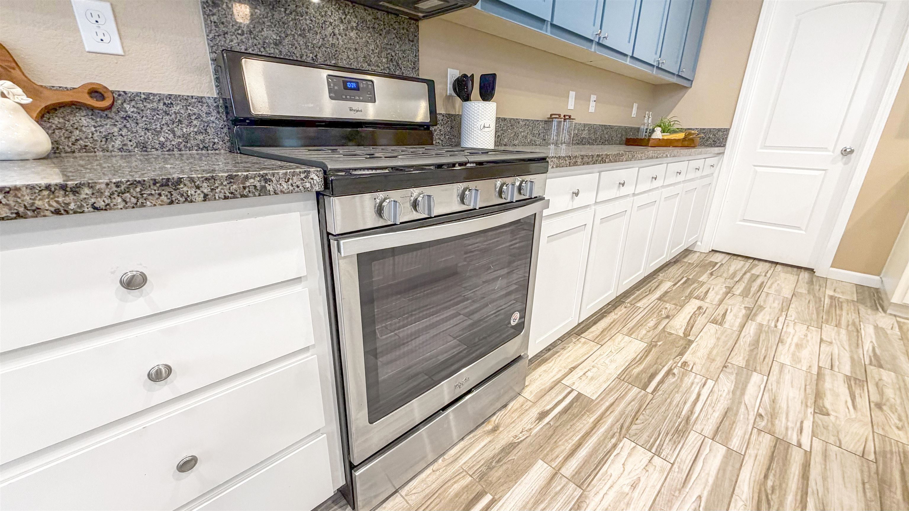 Detail Gallery Image 11 of 37 For 1703 Solano Court, Lathrop,  CA 95330 - 4 Beds | 3 Baths