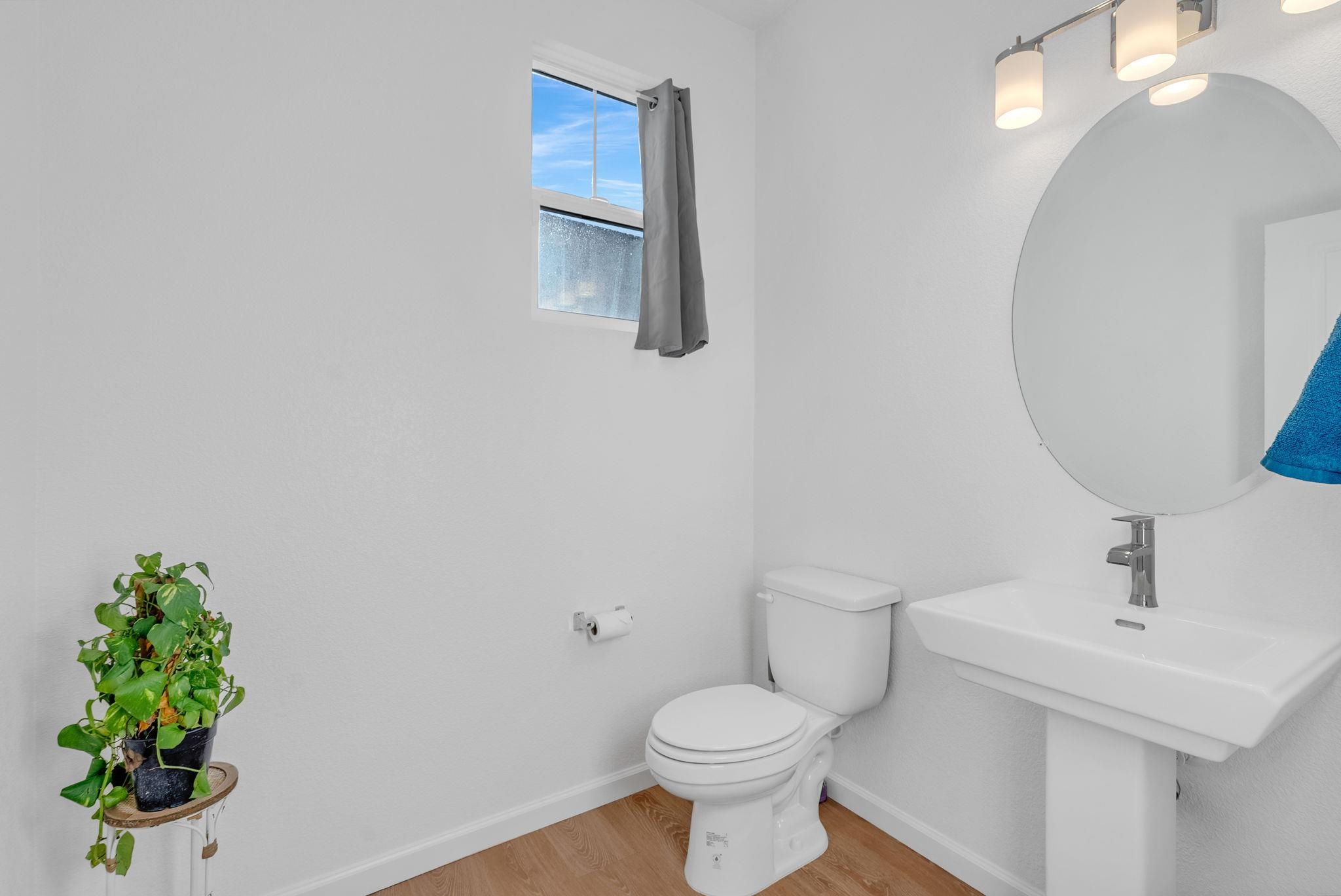 Detail Gallery Image 12 of 35 For 9 Cedar Ct, Pittsburg,  CA 94565 - 4 Beds | 2/1 Baths