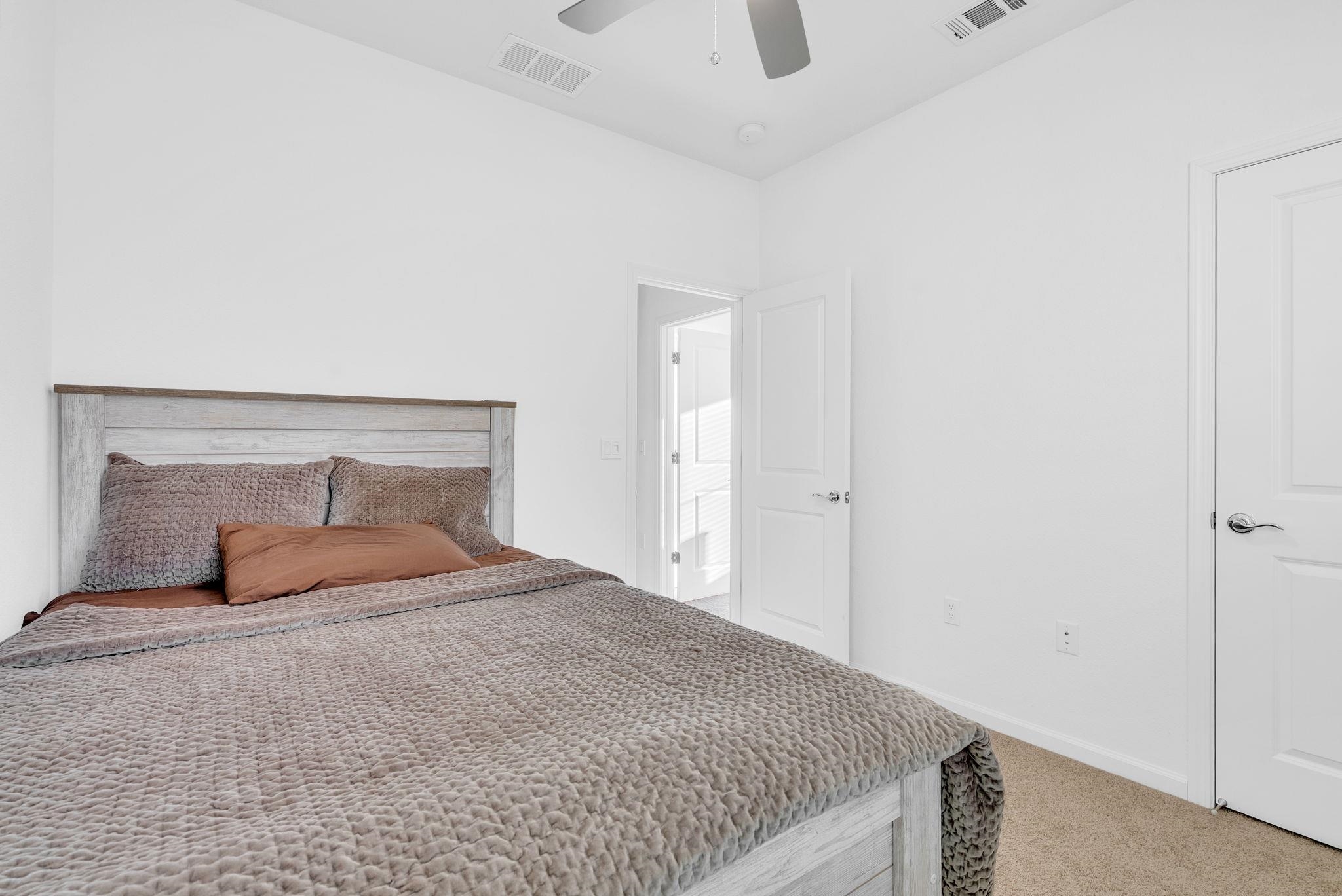 Detail Gallery Image 16 of 35 For 9 Cedar Ct, Pittsburg,  CA 94565 - 4 Beds | 2/1 Baths