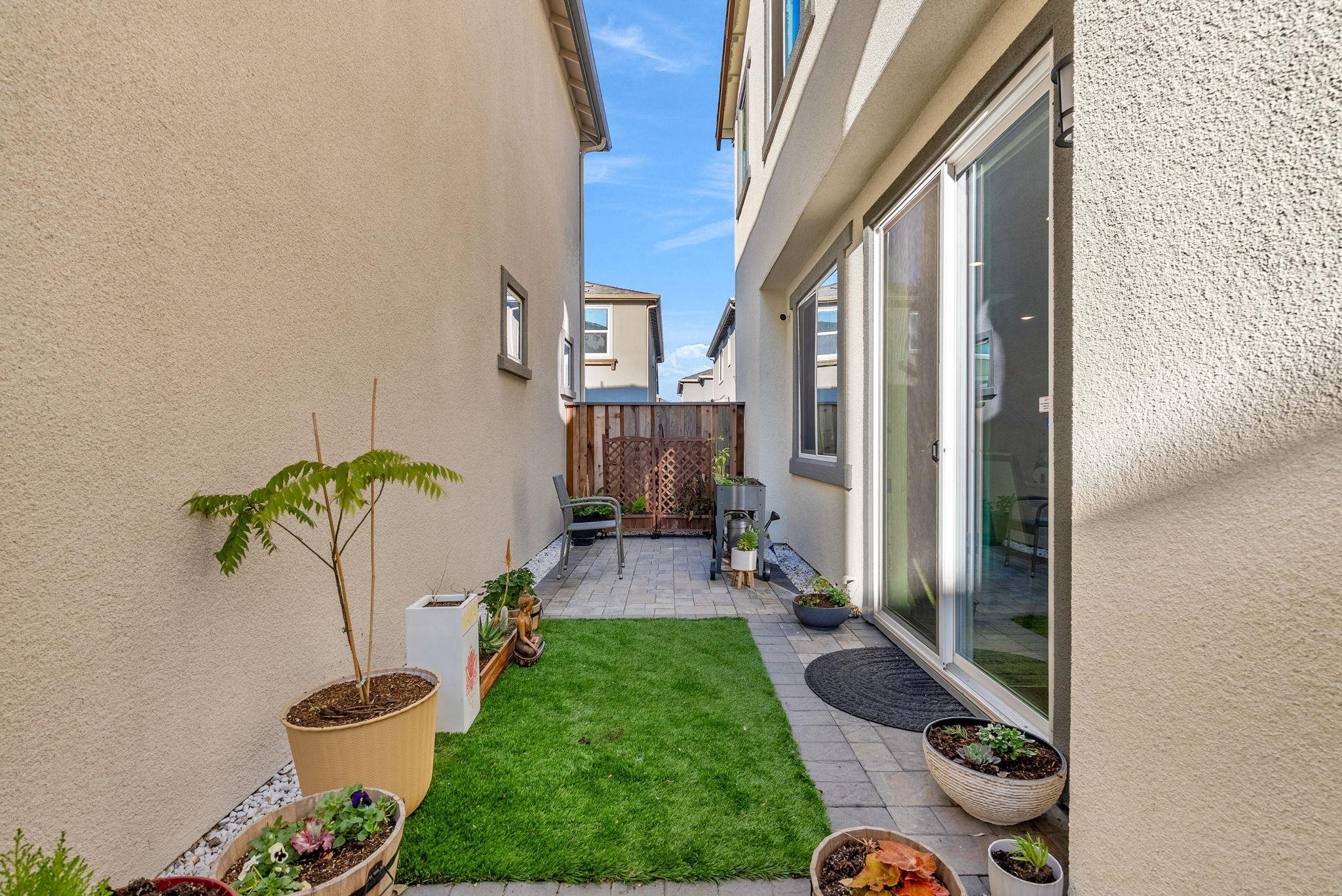 Detail Gallery Image 32 of 35 For 9 Cedar Ct, Pittsburg,  CA 94565 - 4 Beds | 2/1 Baths