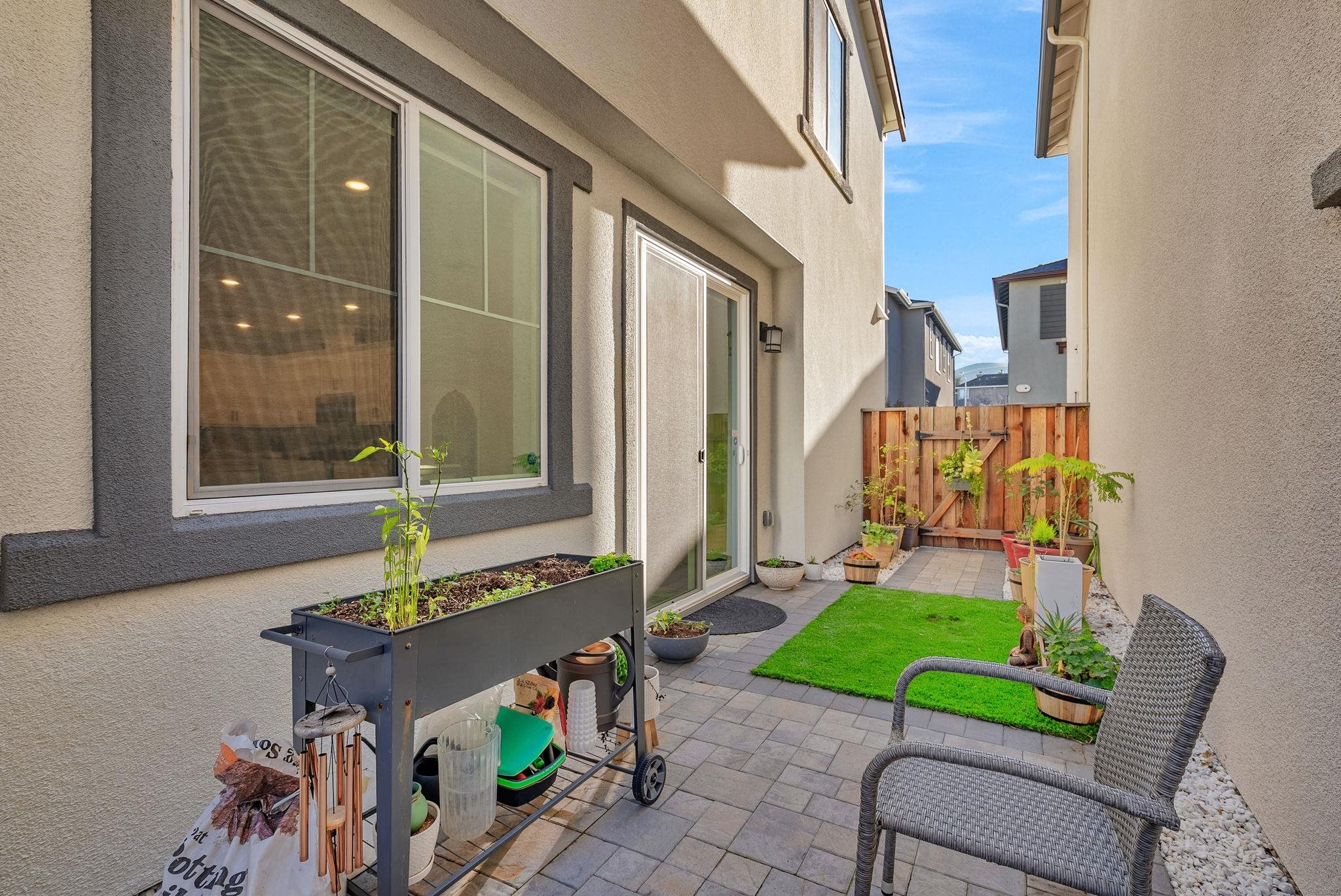 Detail Gallery Image 33 of 35 For 9 Cedar Ct, Pittsburg,  CA 94565 - 4 Beds | 2/1 Baths