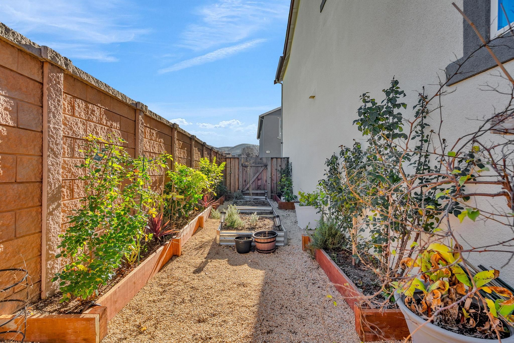 Detail Gallery Image 34 of 35 For 9 Cedar Ct, Pittsburg,  CA 94565 - 4 Beds | 2/1 Baths