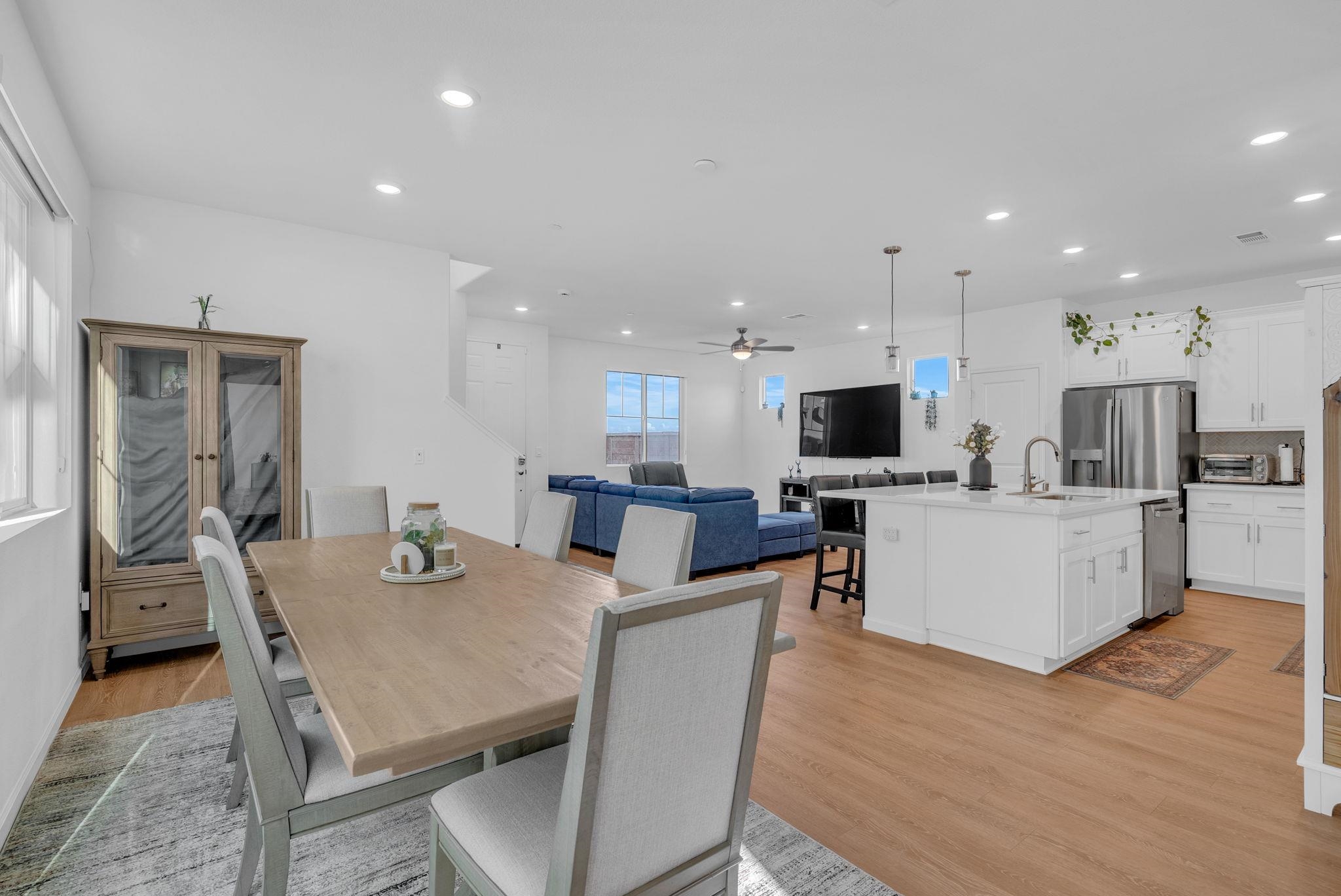 Detail Gallery Image 7 of 35 For 9 Cedar Ct, Pittsburg,  CA 94565 - 4 Beds | 2/1 Baths