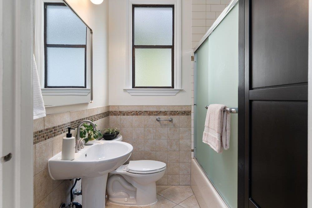 Detail Gallery Image 11 of 38 For 1008 Pacific Ave, Alameda,  CA 94501 - 5 Beds | 4 Baths