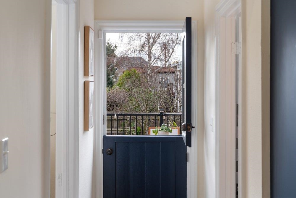 Detail Gallery Image 15 of 38 For 1008 Pacific Ave, Alameda,  CA 94501 - 5 Beds | 4 Baths