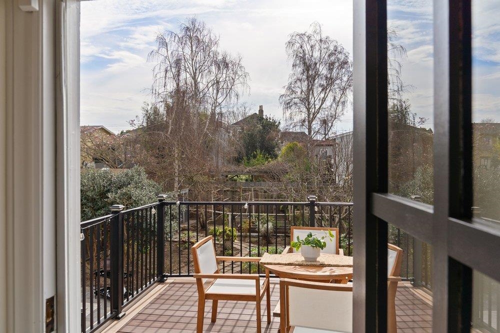 Detail Gallery Image 16 of 38 For 1008 Pacific Ave, Alameda,  CA 94501 - 5 Beds | 4 Baths